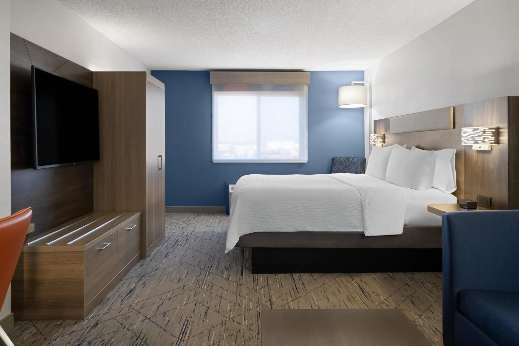 Bedroom, Bed in Holiday Inn Express & Suites Midwest City by IHG
