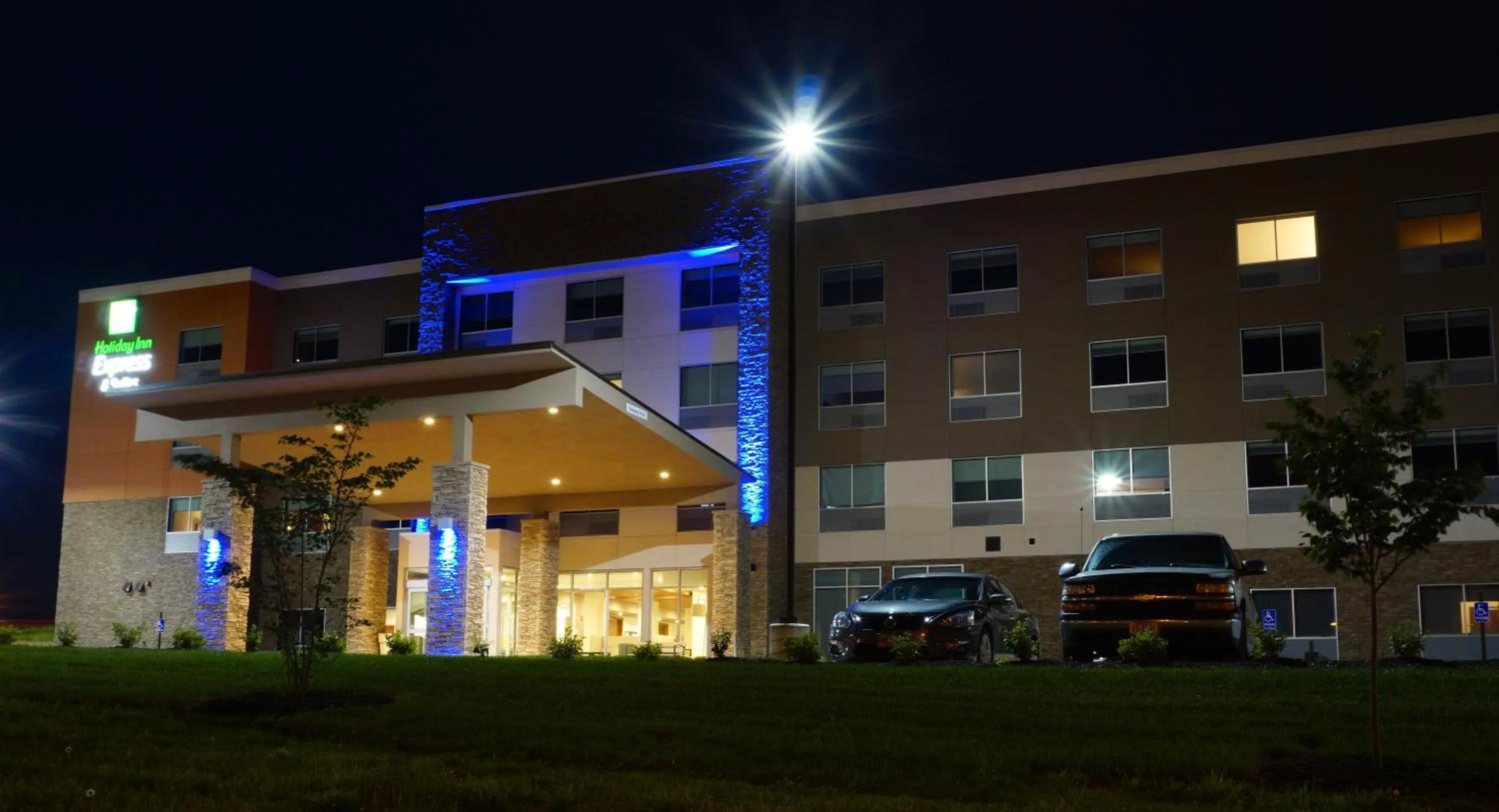 Property building in Holiday Inn Express & Suites Omaha - Millard Area by IHG