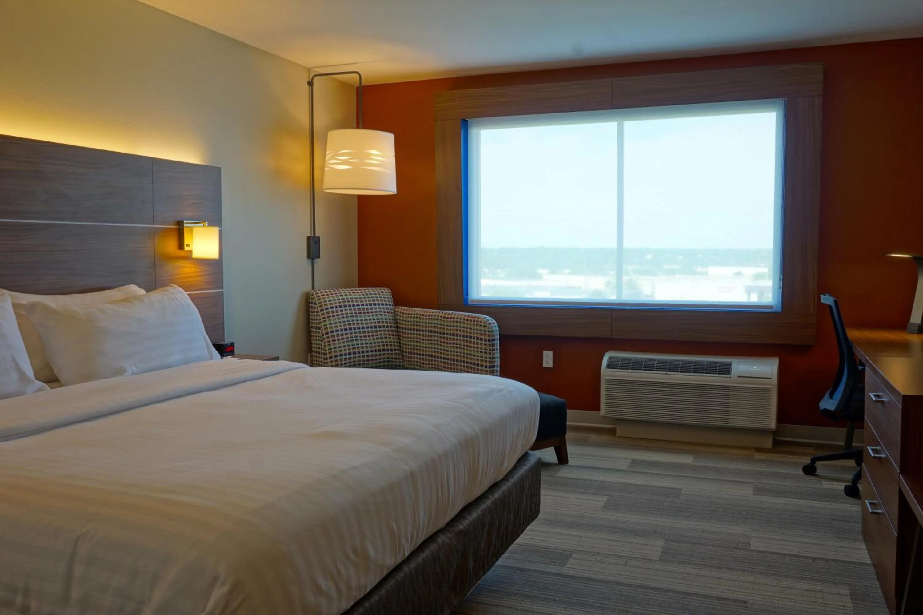 Photo of the whole room, Bed in Holiday Inn Express & Suites Omaha - Millard Area by IHG