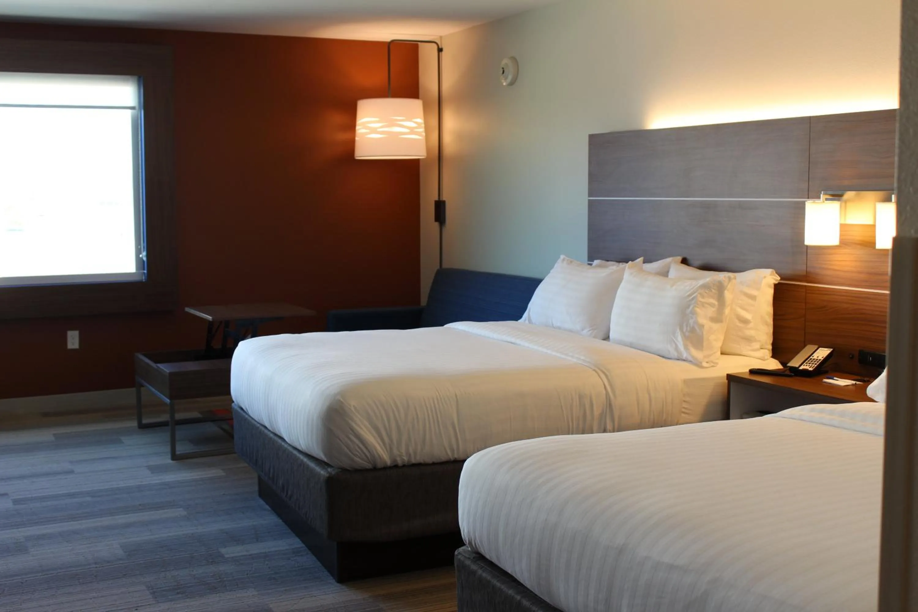 Photo of the whole room, Bed in Holiday Inn Express & Suites Omaha - Millard Area by IHG