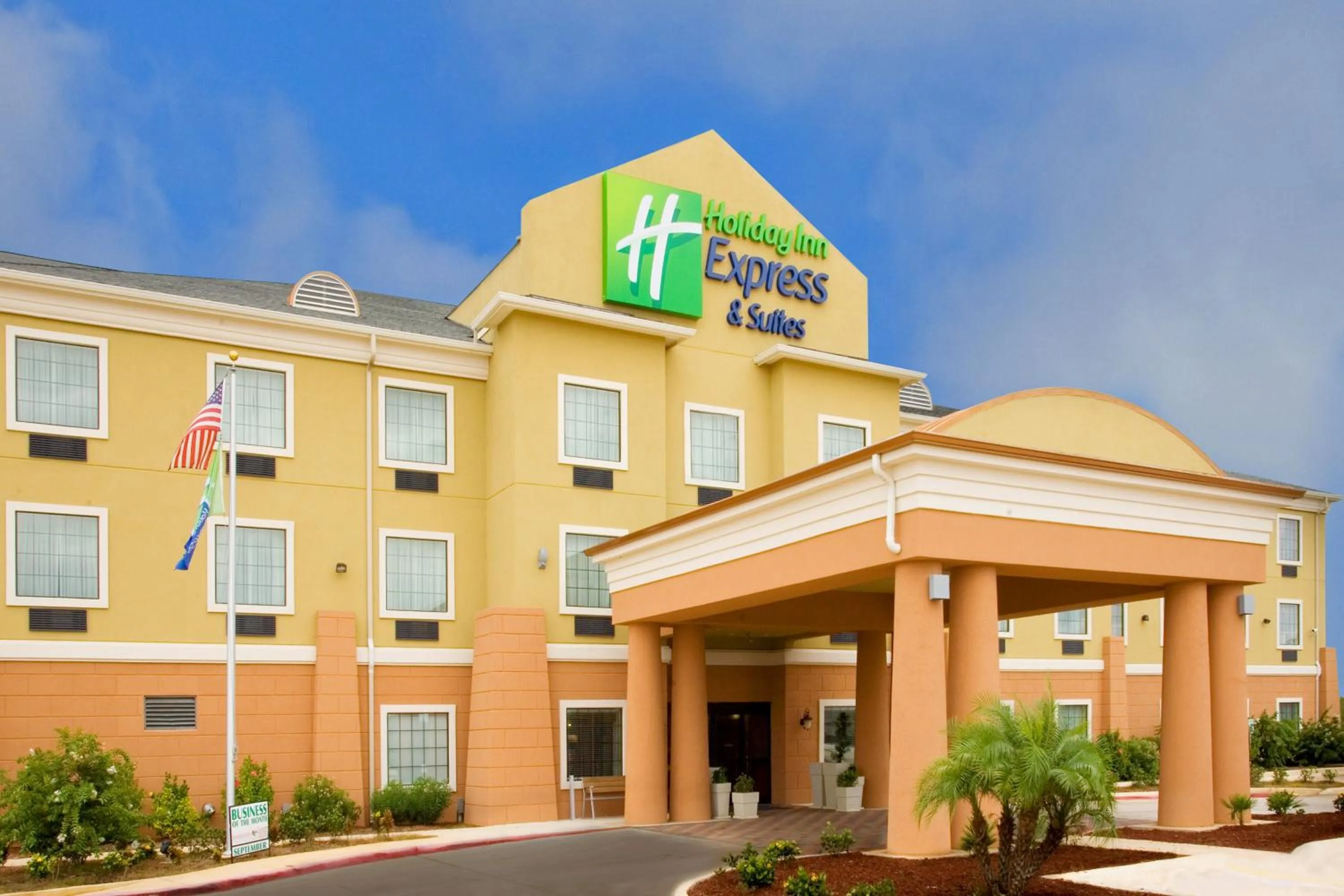 Property building in Holiday Inn Express & Suites - Jourdanton-Pleasanton by IHG
