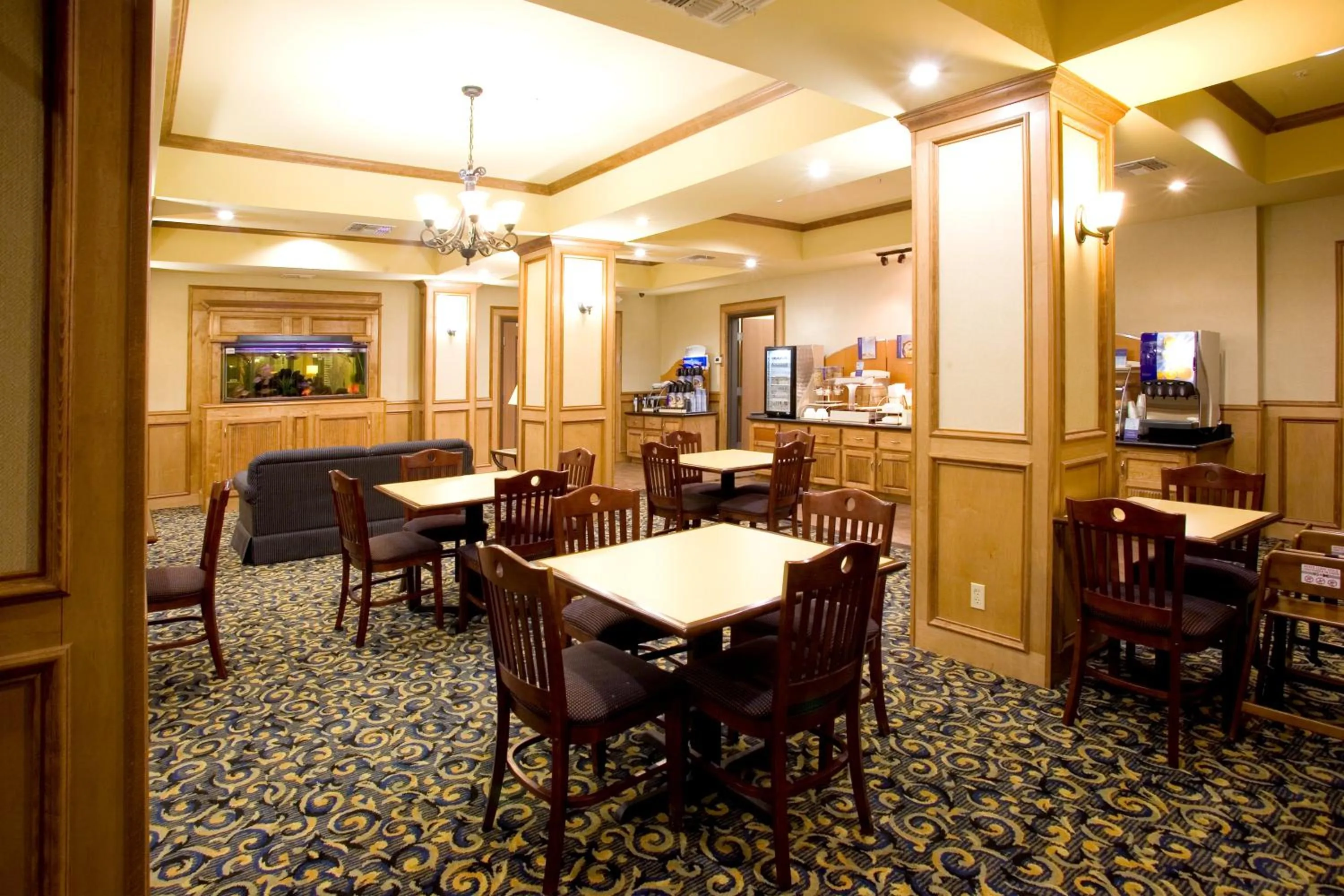 Breakfast in Holiday Inn Express & Suites - Jourdanton-Pleasanton by IHG