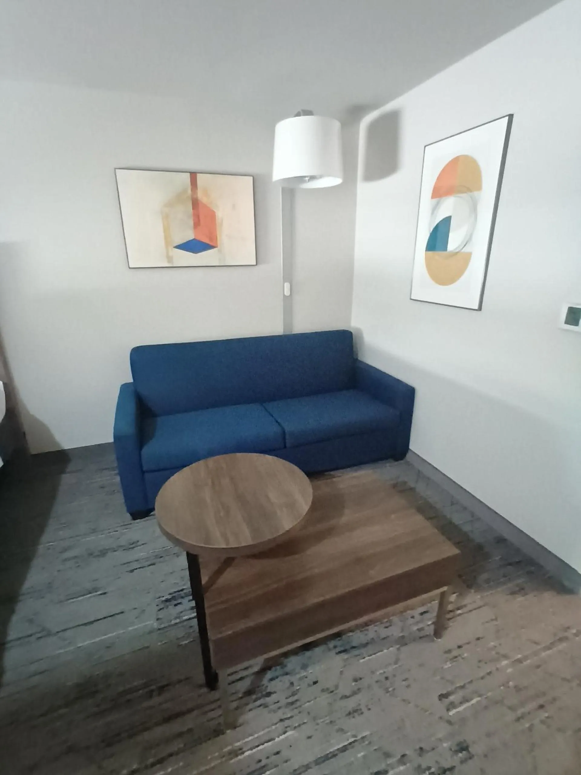 Living room in Holiday Inn Express & Suites - Jourdanton-Pleasanton by IHG