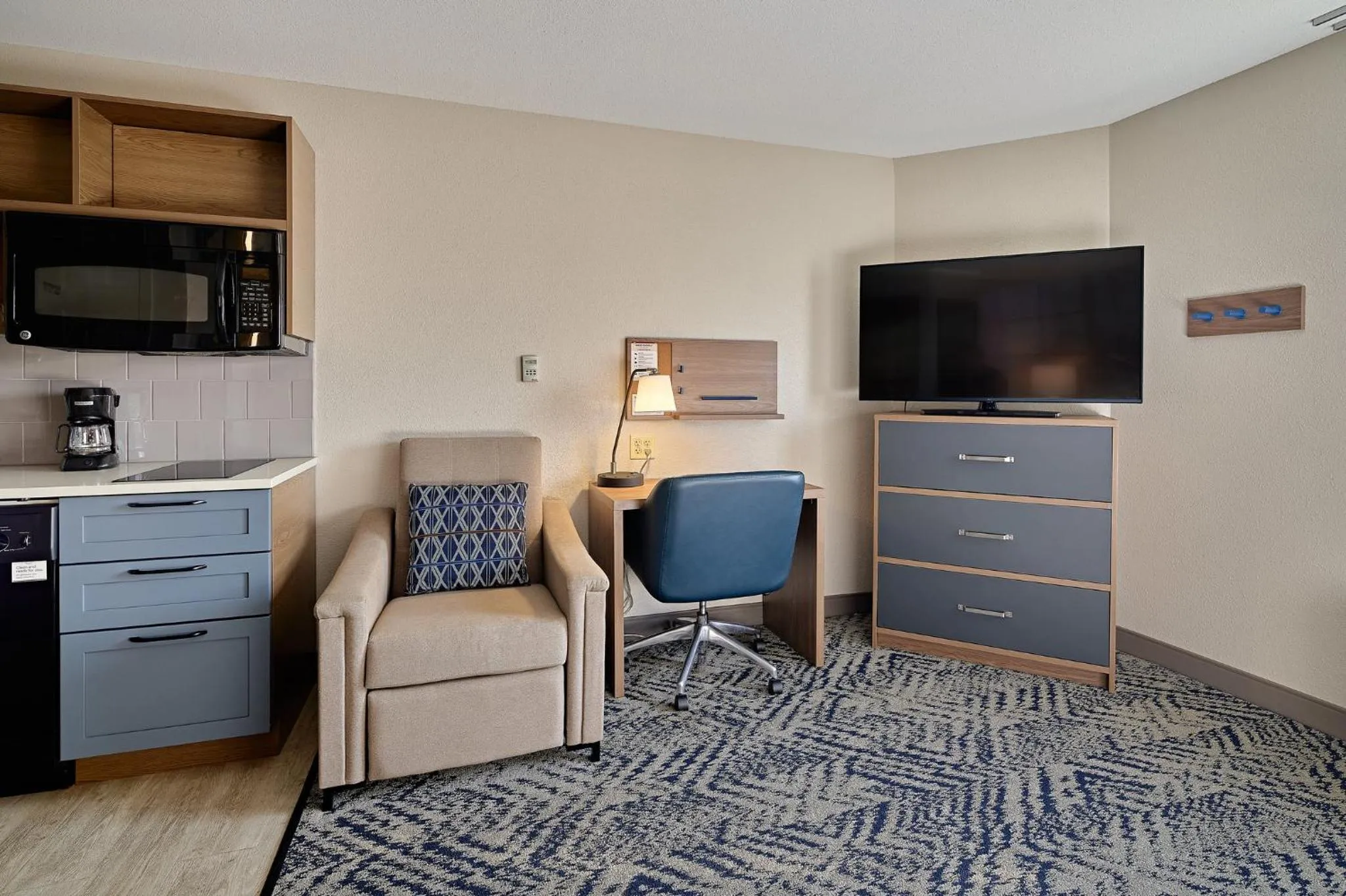 Photo of the whole room in Candlewood Suites - Peoria at Grand Prairie by IHG