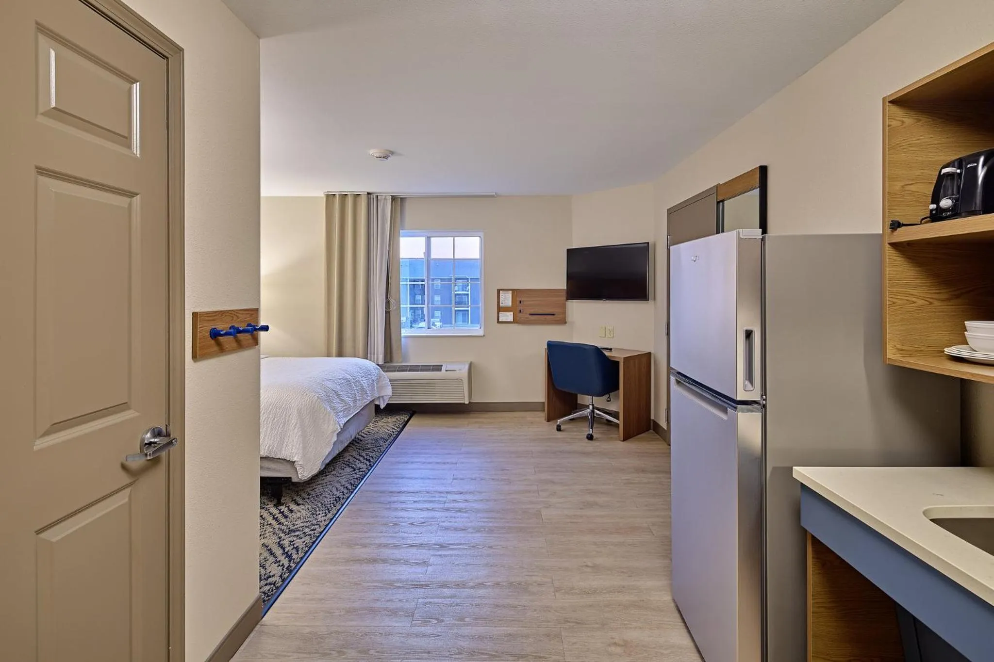 Photo of the whole room, Bed in Candlewood Suites - Peoria at Grand Prairie by IHG