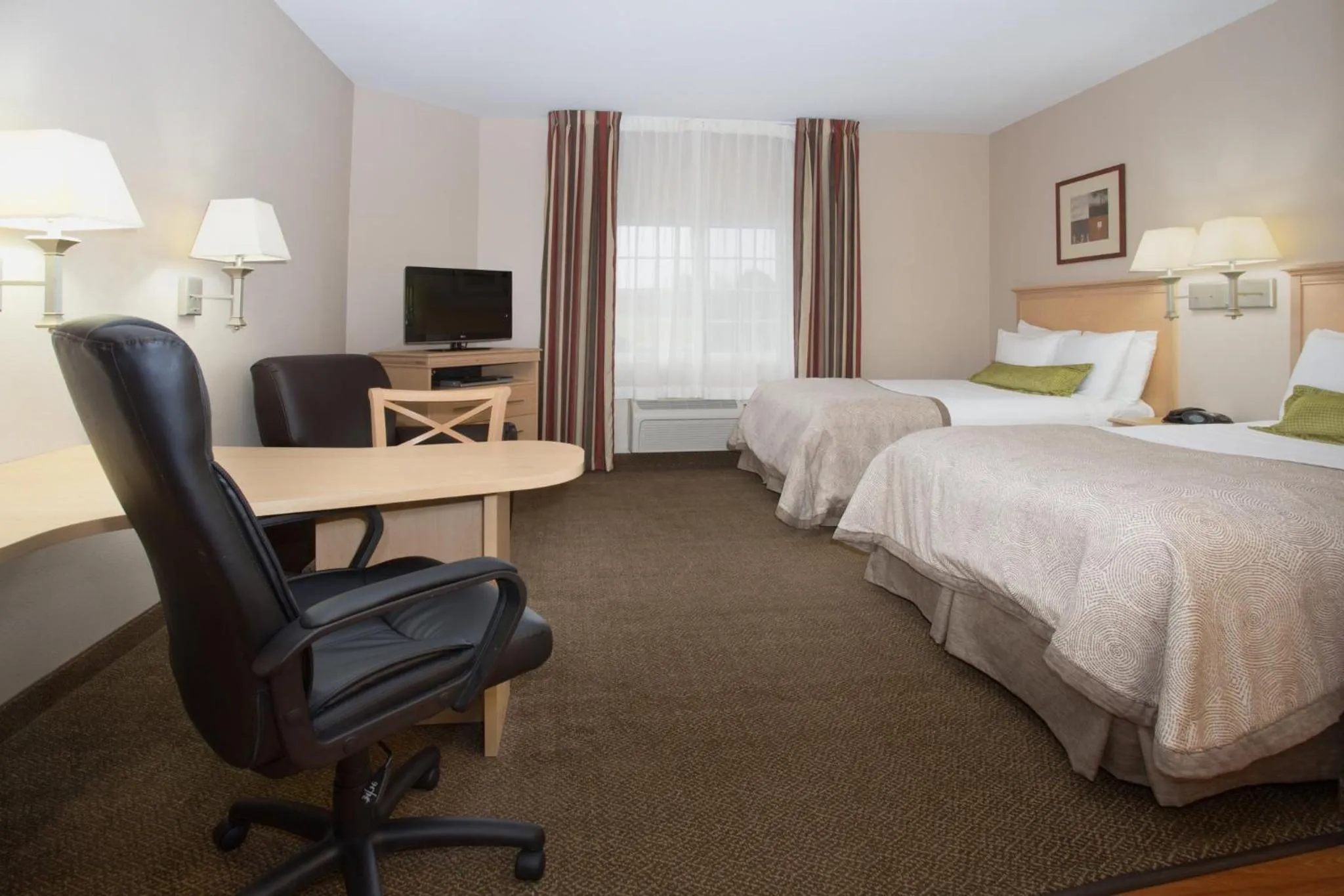 Photo of the whole room, Bed in Candlewood Suites - Peoria at Grand Prairie by IHG