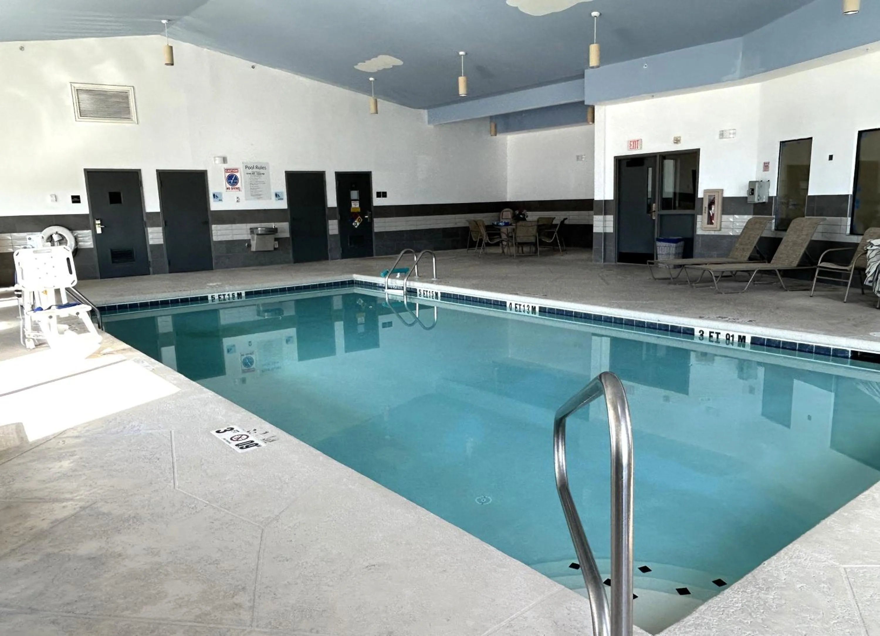 Swimming pool in Best Western Plus Pocomoke City