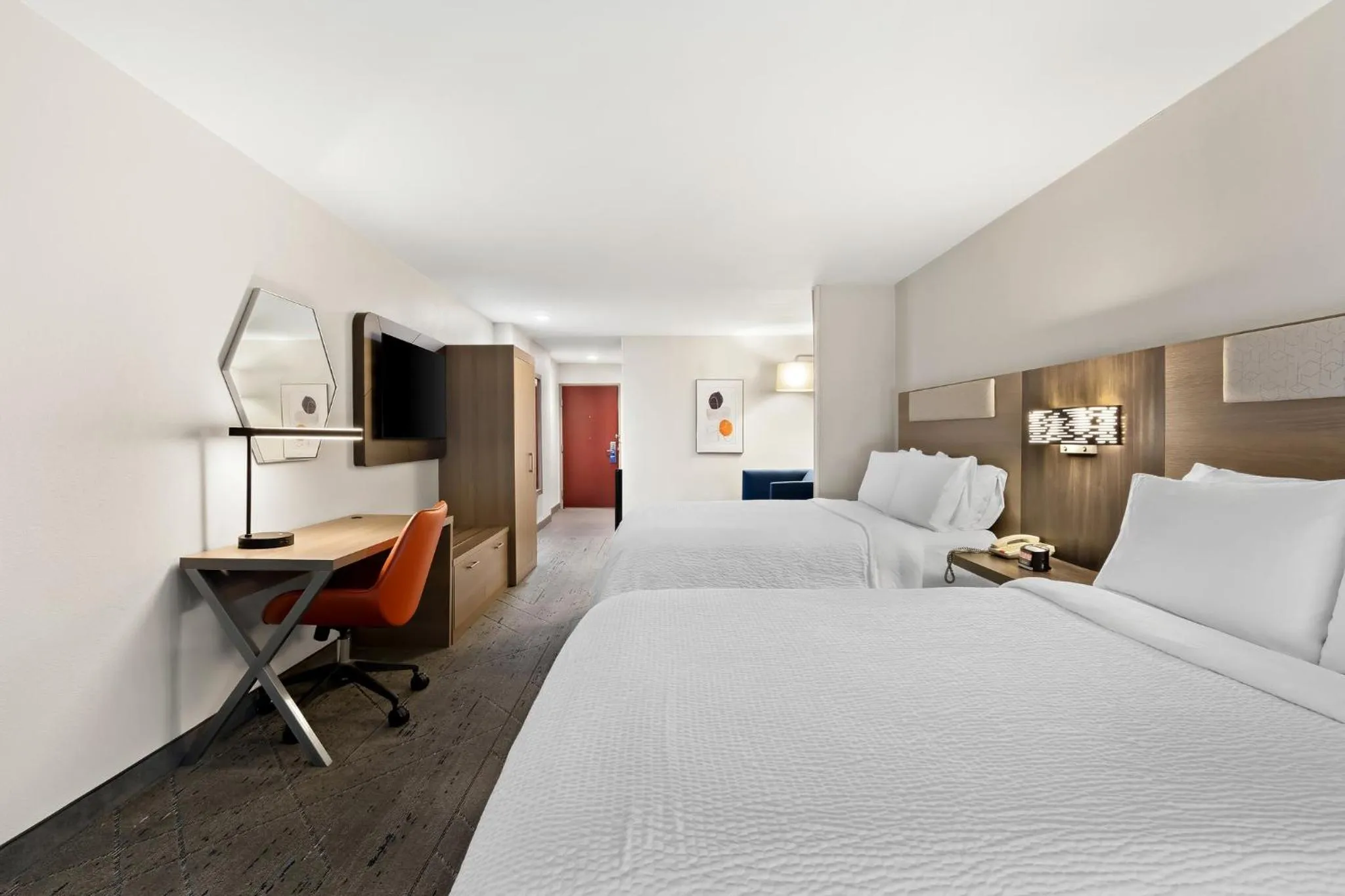 Photo of the whole room, Bed in Holiday Inn Express & Suites Perry by IHG