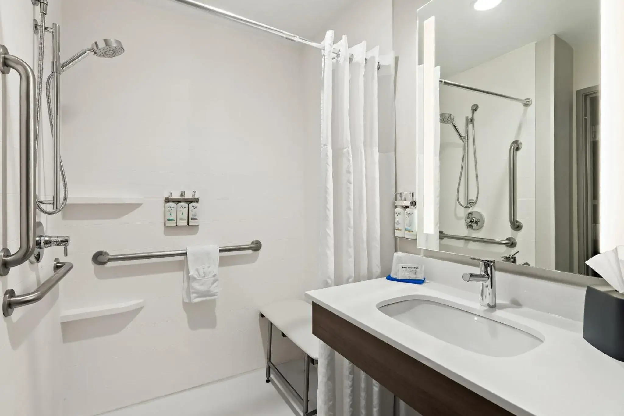 King Suite with Roll-in Shower - Mobility Access in Holiday Inn Express & Suites Perry by IHG King Suite with Roll-in Shower - Mobility Access in Holiday Inn Express & Suites Perry by IHG