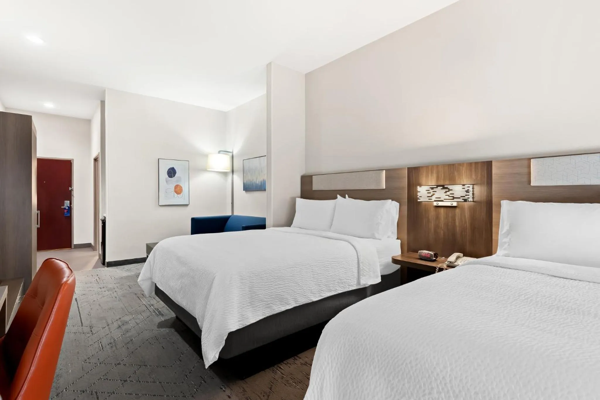 Photo of the whole room, Bed in Holiday Inn Express & Suites Perry by IHG