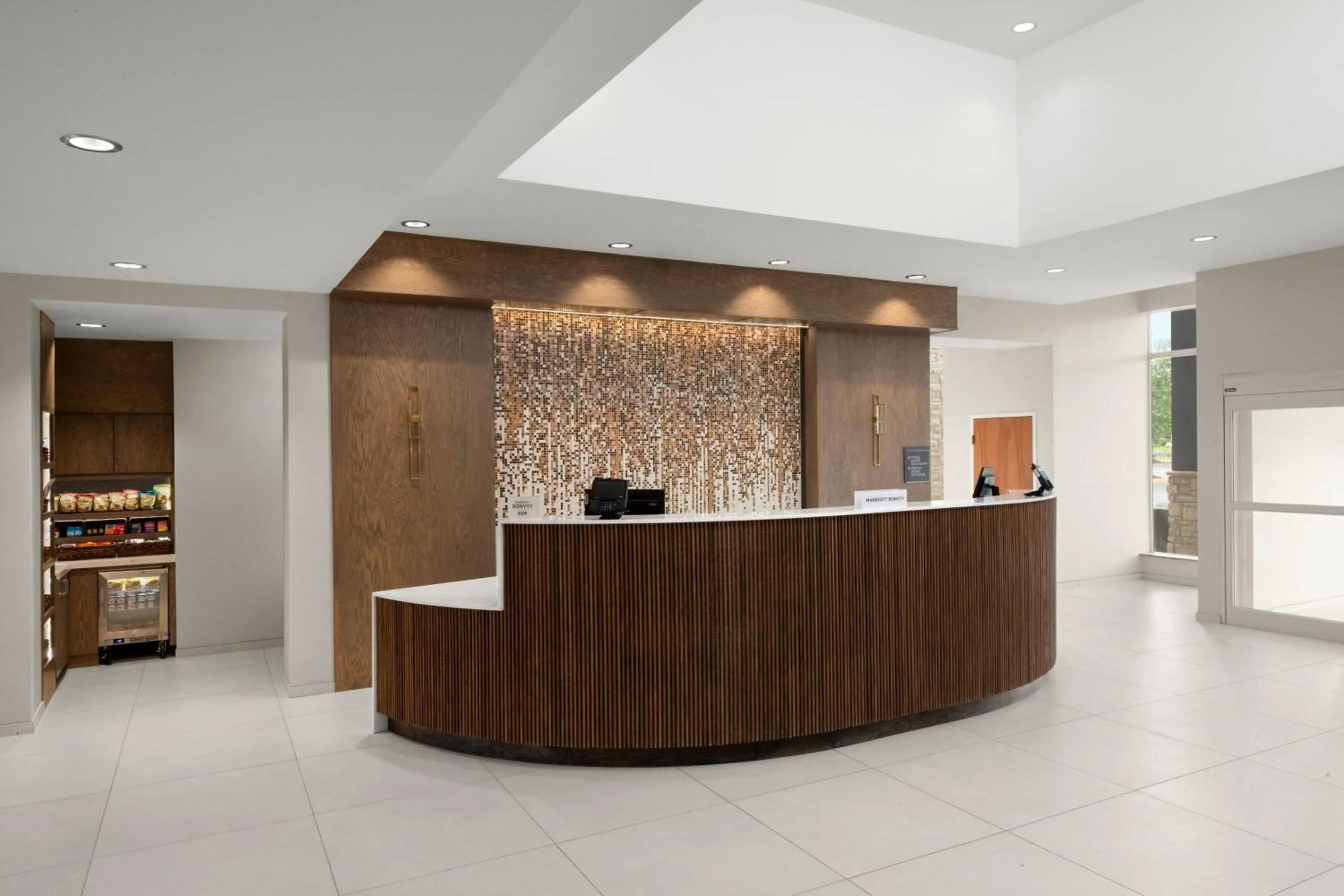 Lobby or reception in Delta Hotels by Marriott Colonial Heights