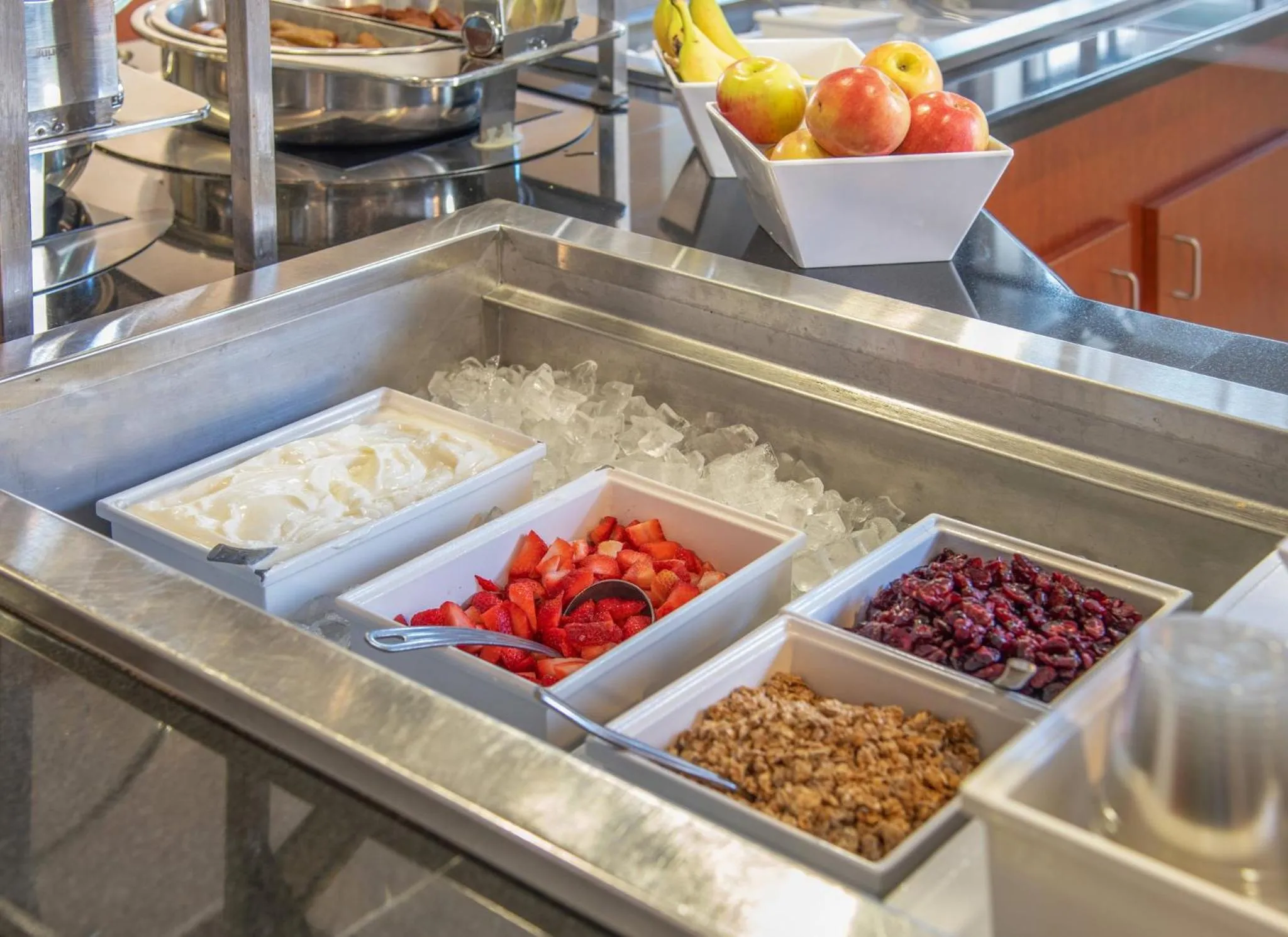 Breakfast in Staybridge Suites Rocklin - Roseville Area by IHG