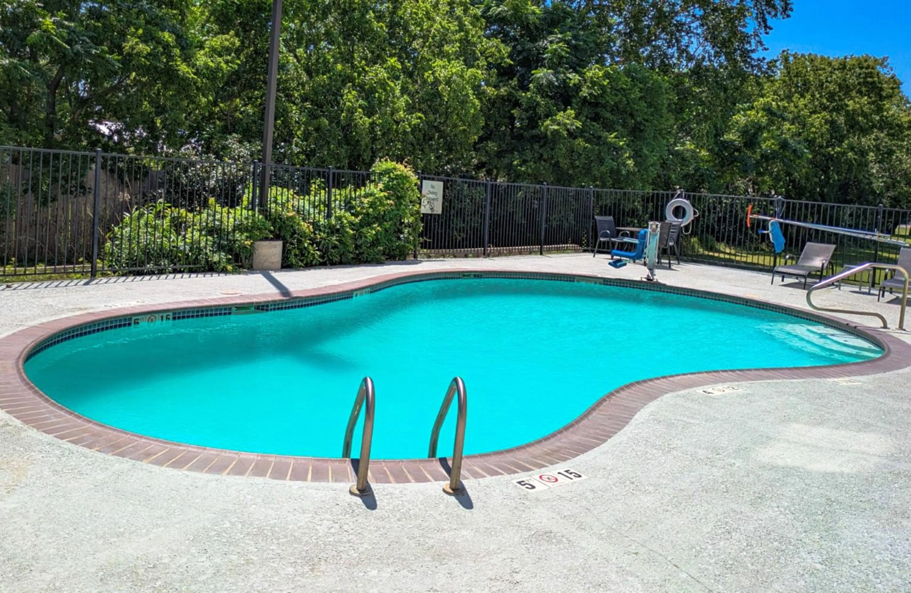 Swimming pool in Holiday Inn Express & Suites New Braunfels by IHG