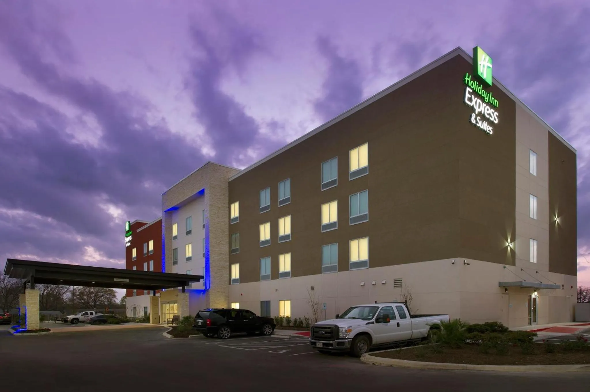 Property building in Holiday Inn Express & Suites New Braunfels by IHG