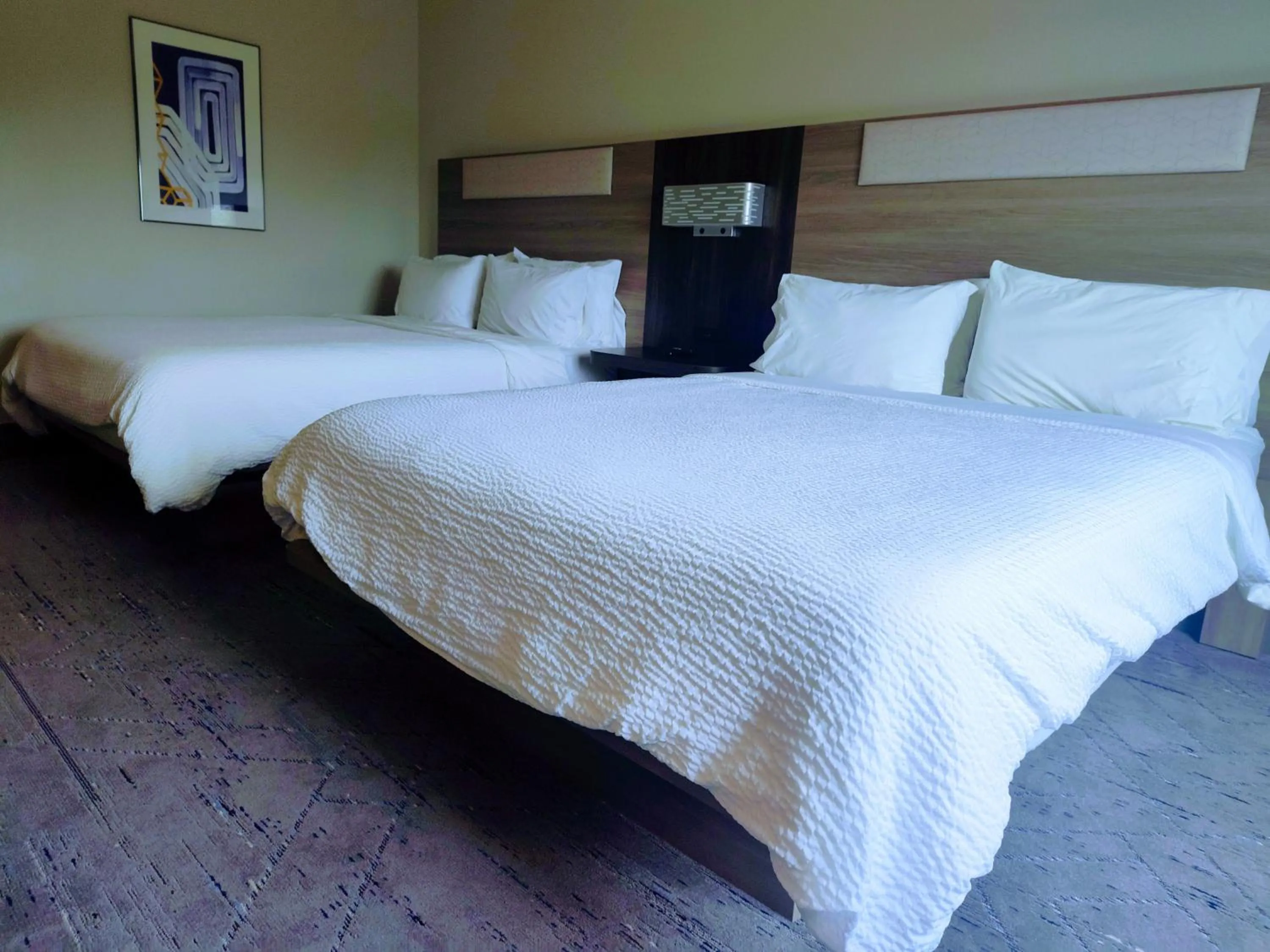 Bed in Holiday Inn Express Kenedy by IHG