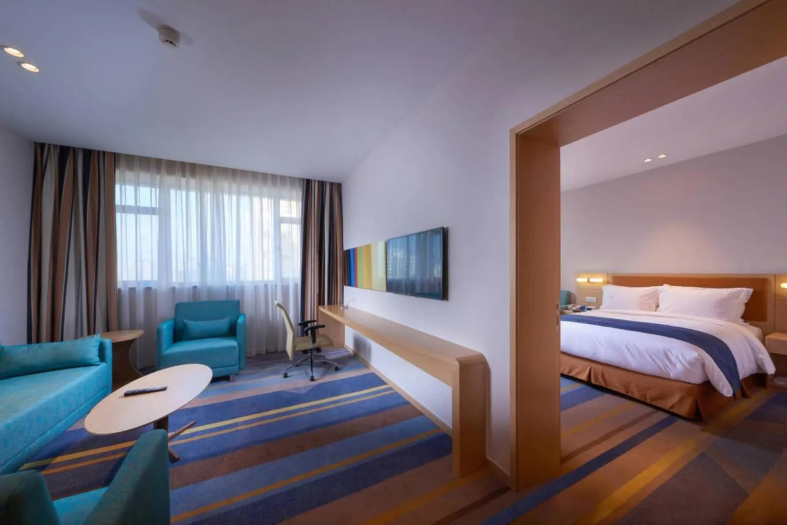 Bed in Holiday Inn Express Shanghai Zhenping by IHG