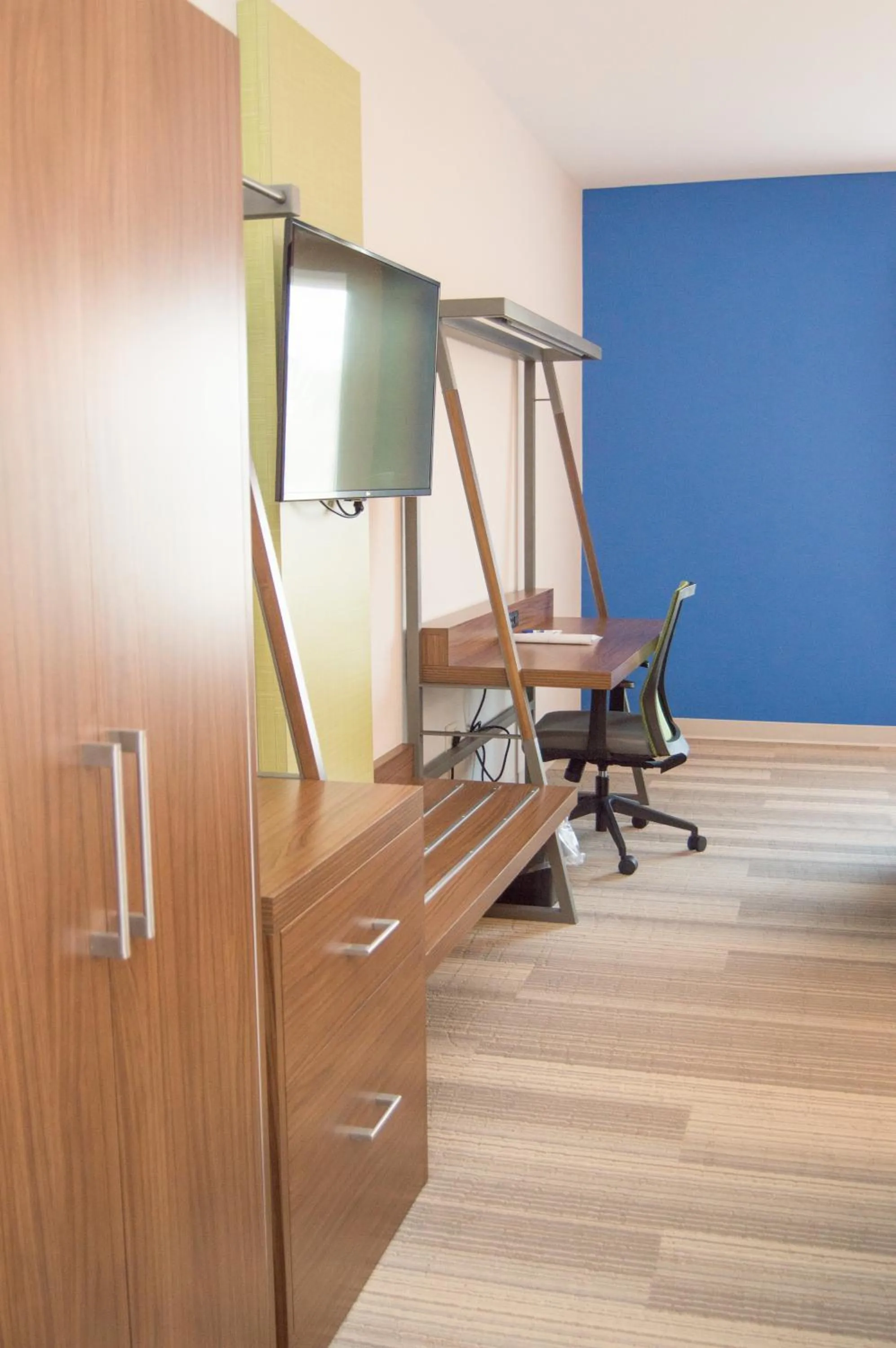 Photo of the whole room in Holiday Inn Express Slidell by IHG