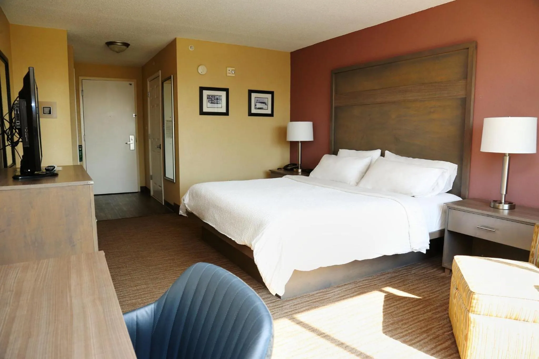 Photo of the whole room, Bed in Holiday Inn Santee by IHG