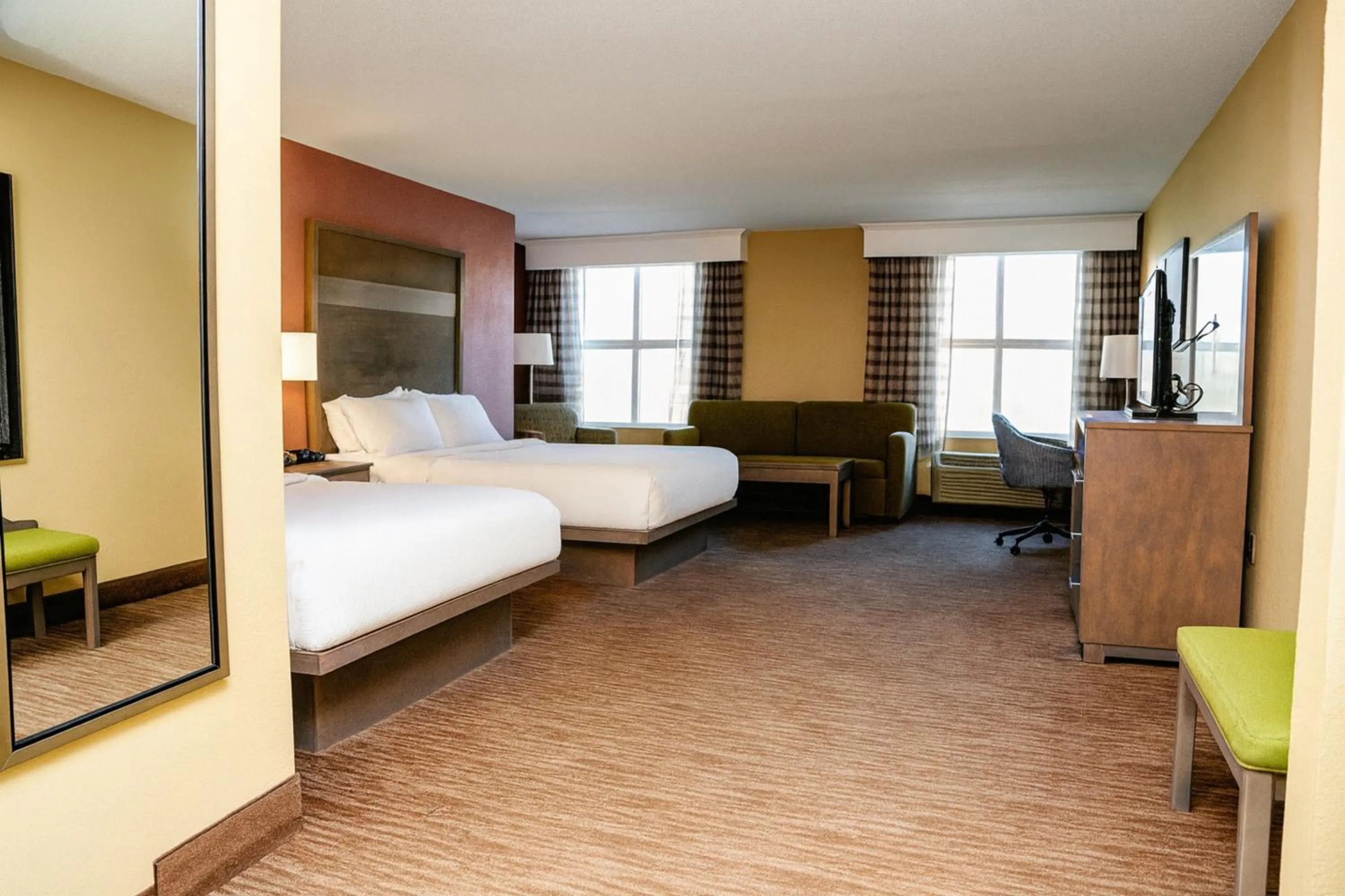 Photo of the whole room, Bed in Holiday Inn Santee by IHG