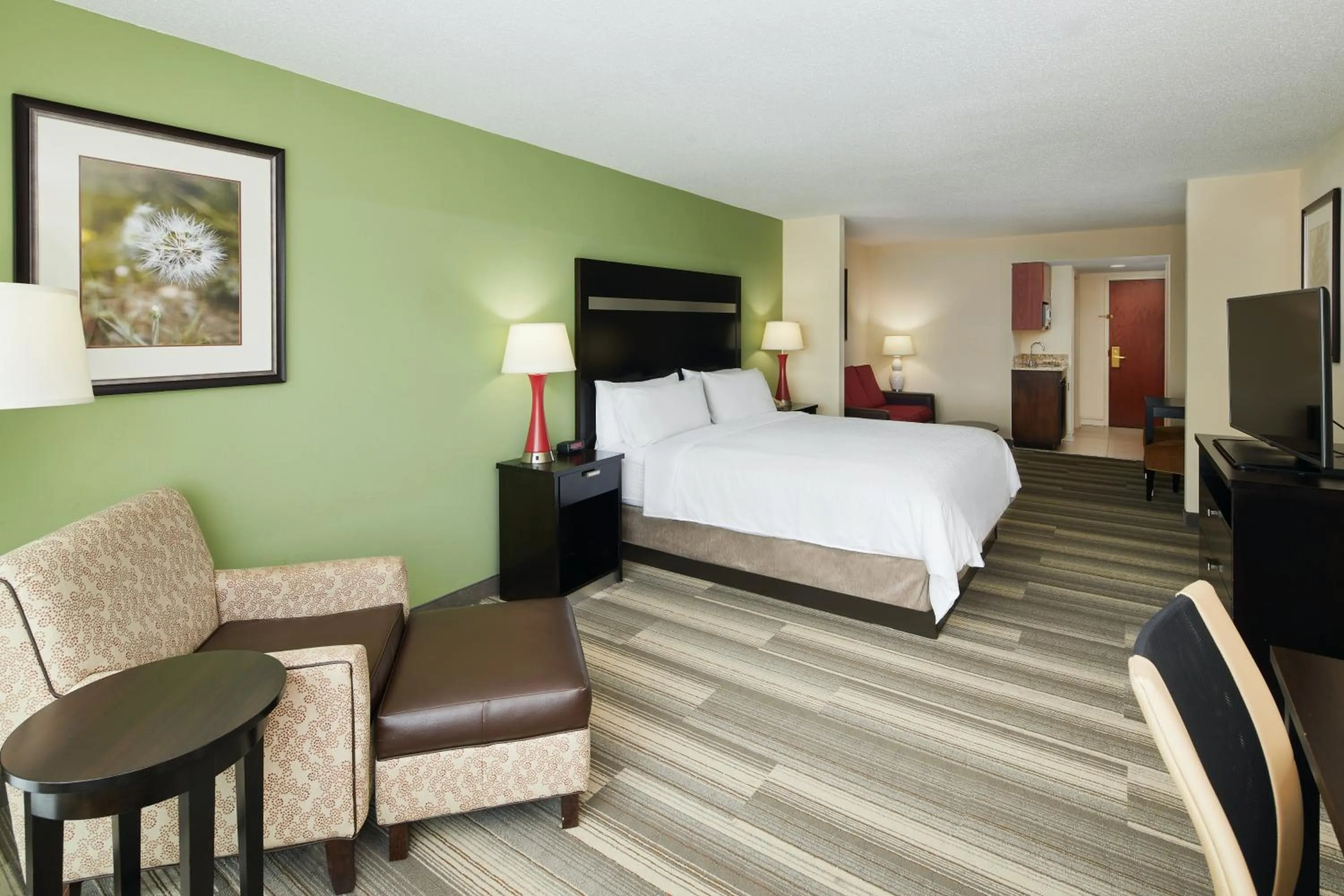 Bed in Holiday Inn Express & Suites I-26 & Us 29 At Westgate Mall by IHG