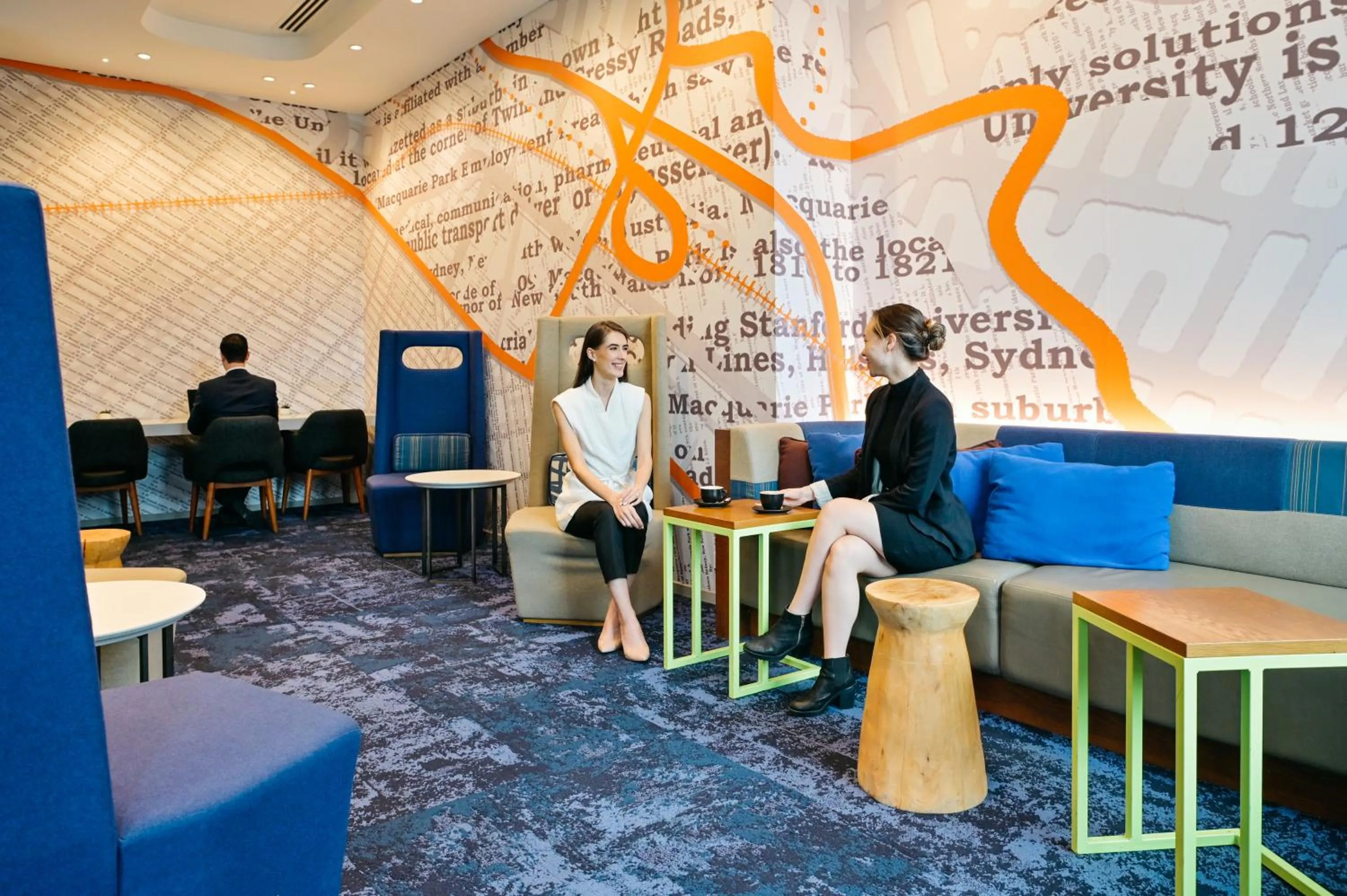 Communal lounge/ TV room in Holiday Inn Express Sydney Macquarie Park by IHG