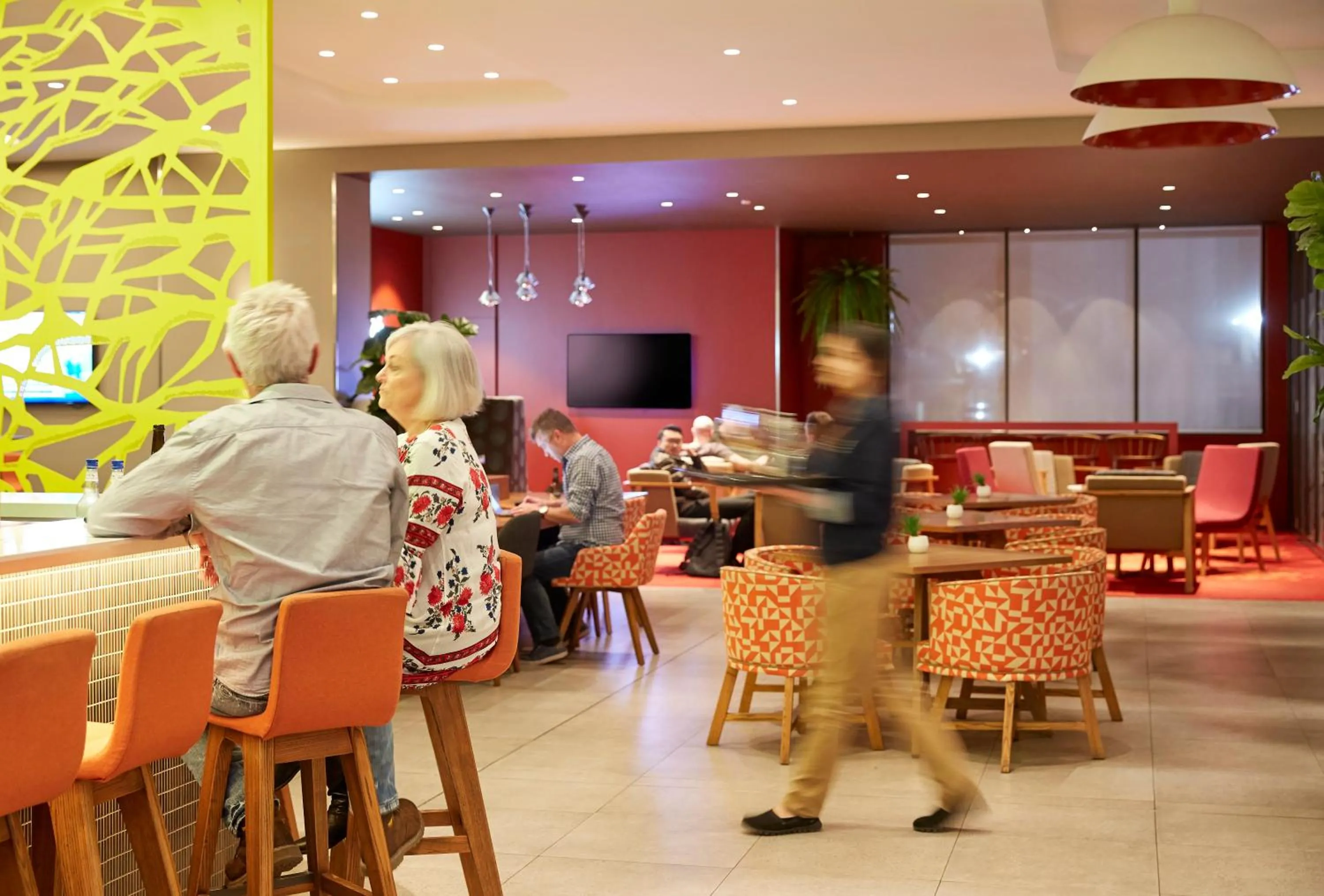 Lounge or bar in Holiday Inn Express Sydney Macquarie Park by IHG