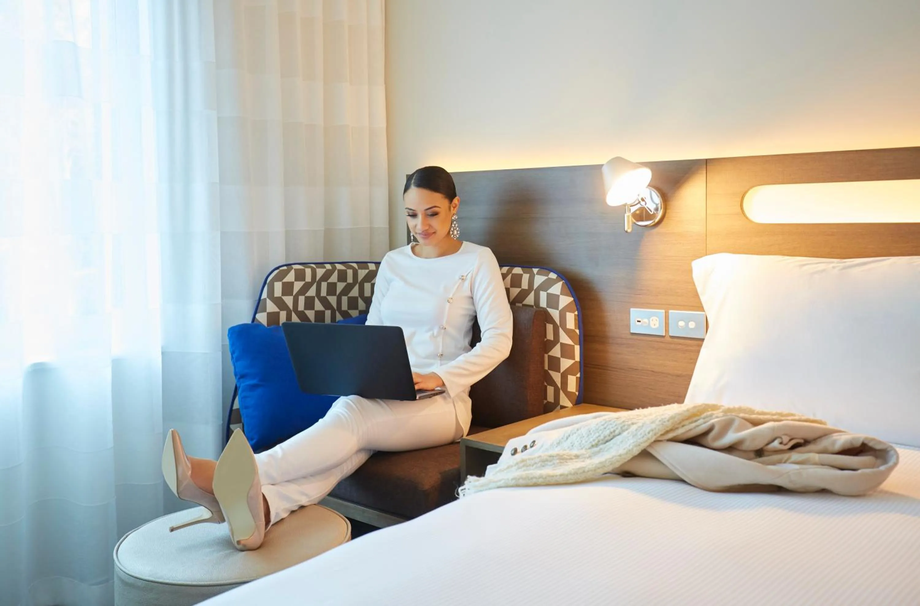 Photo of the whole room, Bed in Holiday Inn Express Sydney Macquarie Park by IHG