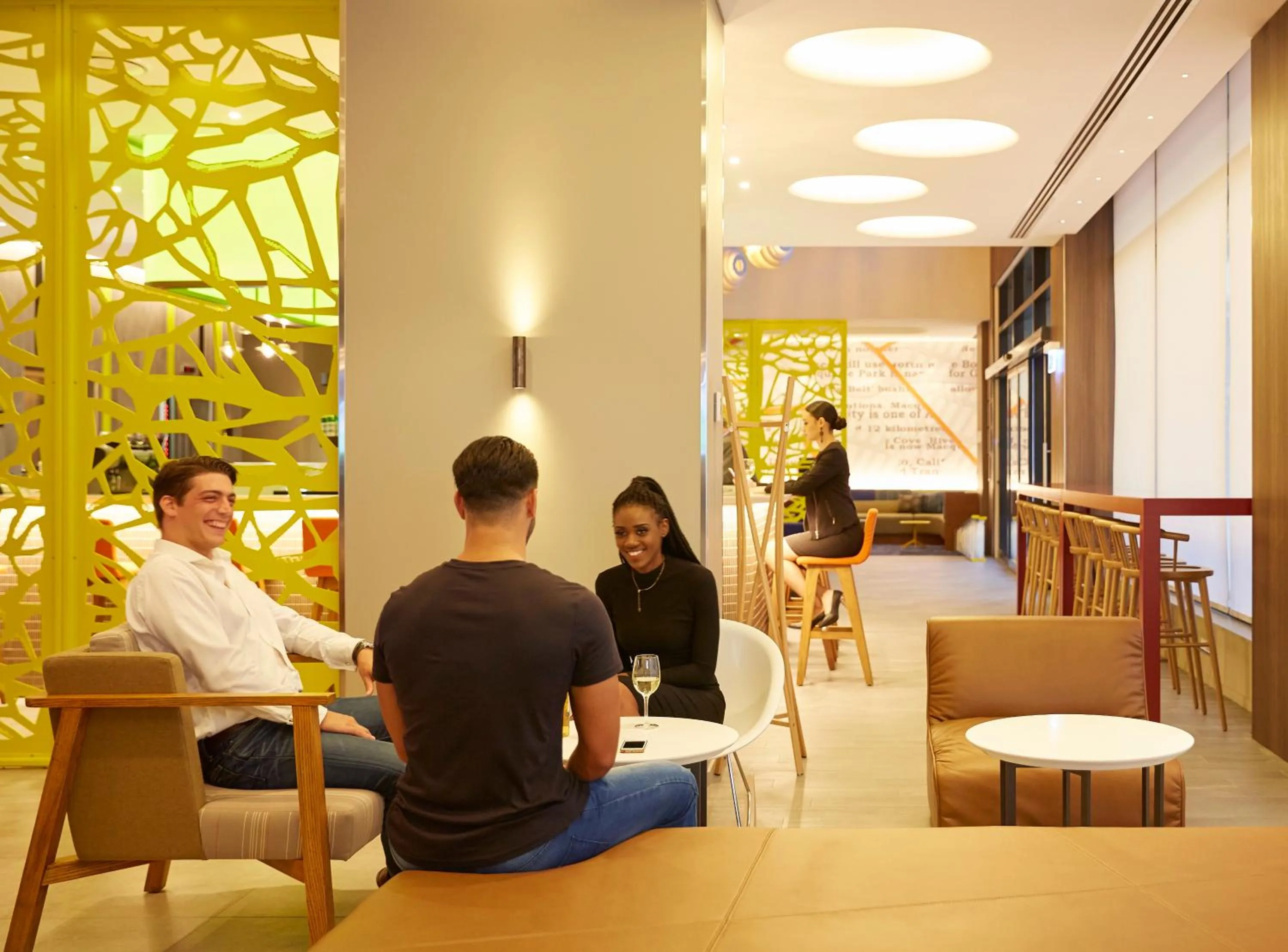 Lounge or bar in Holiday Inn Express Sydney Macquarie Park by IHG