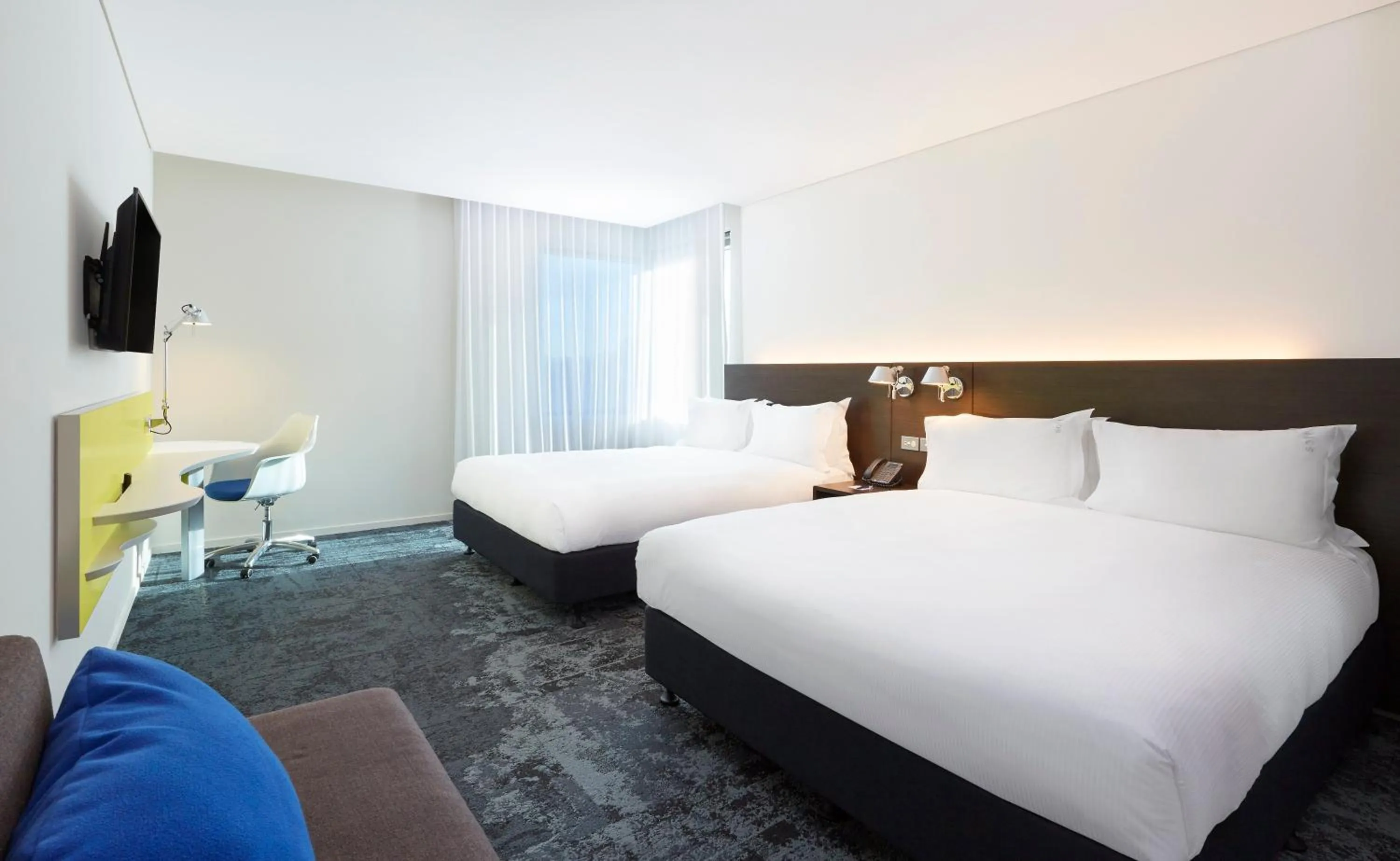 Photo of the whole room, Bed in Holiday Inn Express Sydney Macquarie Park by IHG