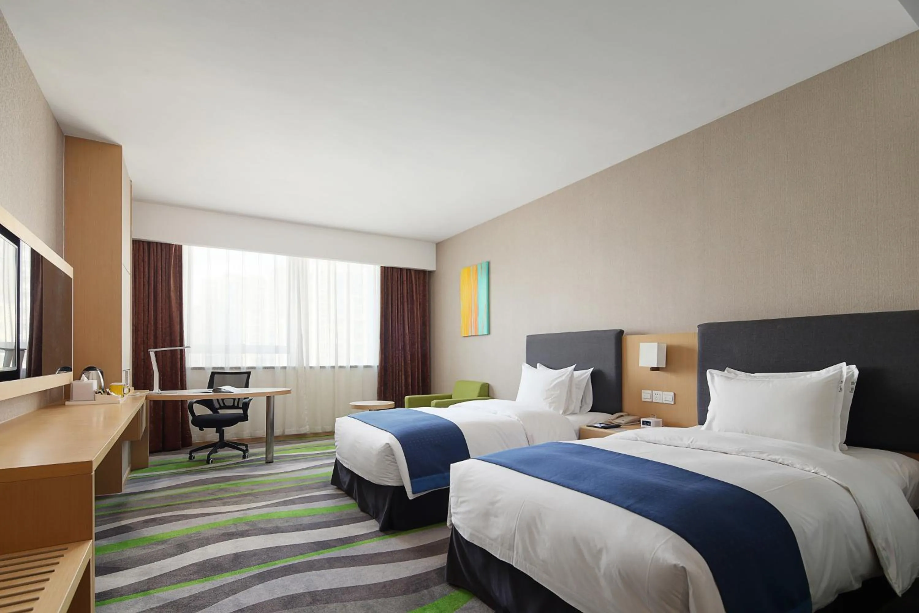 Photo of the whole room, Bed in Holiday Inn Express Jinan High-Tech Zone by IHG