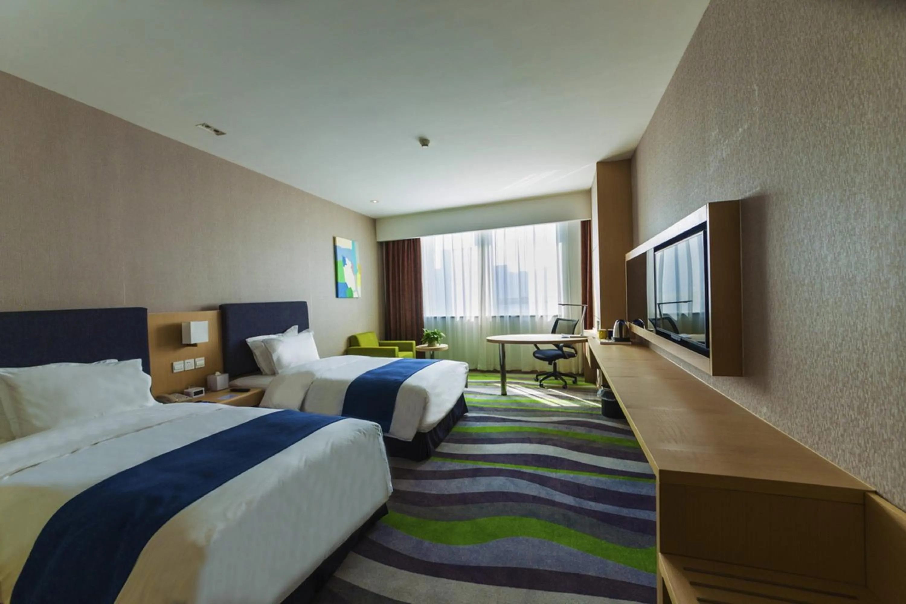 Photo of the whole room, Bed in Holiday Inn Express Jinan High-Tech Zone by IHG