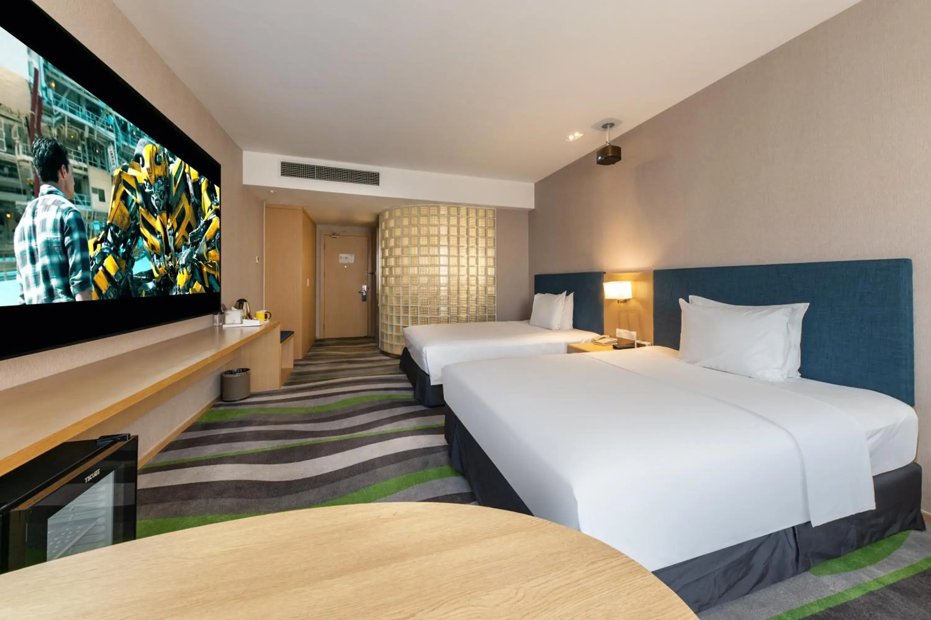 Standard Room with Two Queen Beds in Holiday Inn Express Jinan High-Tech Zone by IHG Standard Room with Two Queen Beds in Holiday Inn Express Jinan High-Tech Zone by IHG