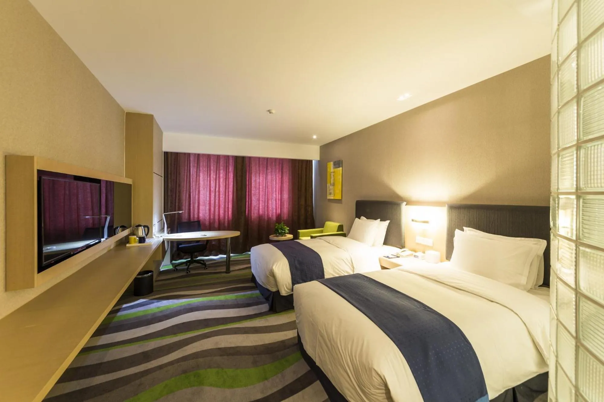 Bed in Holiday Inn Express Jinan High-Tech Zone by IHG