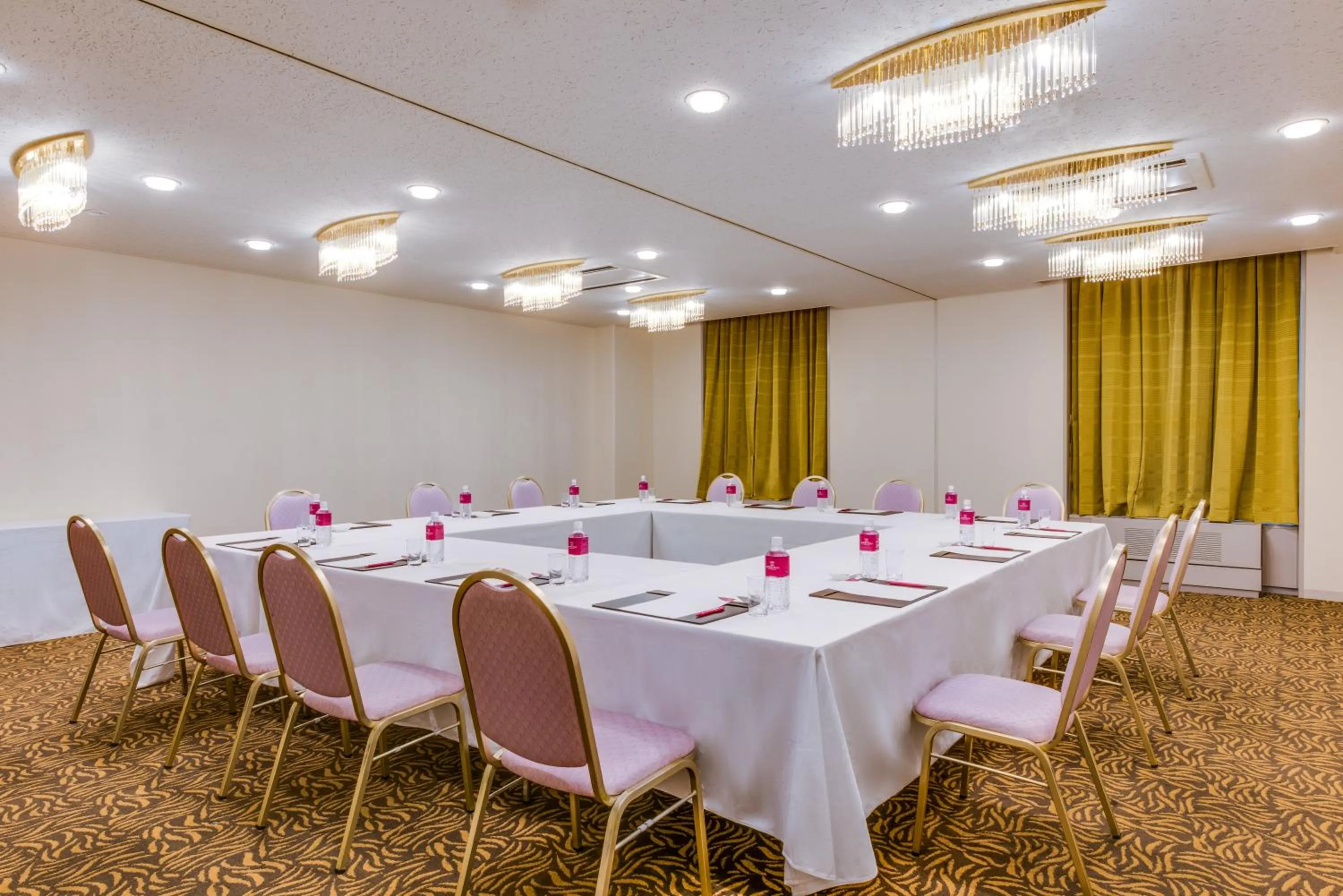 Meeting/conference room in ANA Crowne Plaza Ube, an IHG Hotel