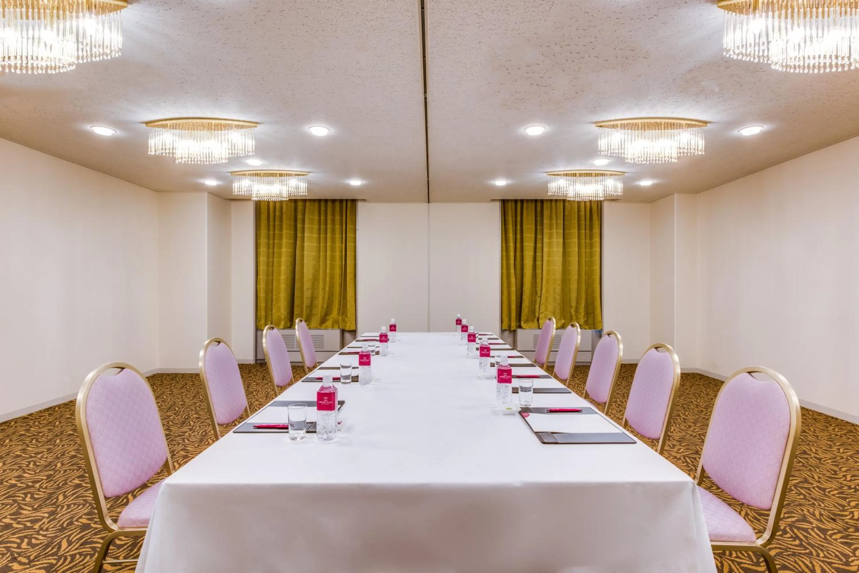 Meeting/conference room in ANA Crowne Plaza Ube, an IHG Hotel