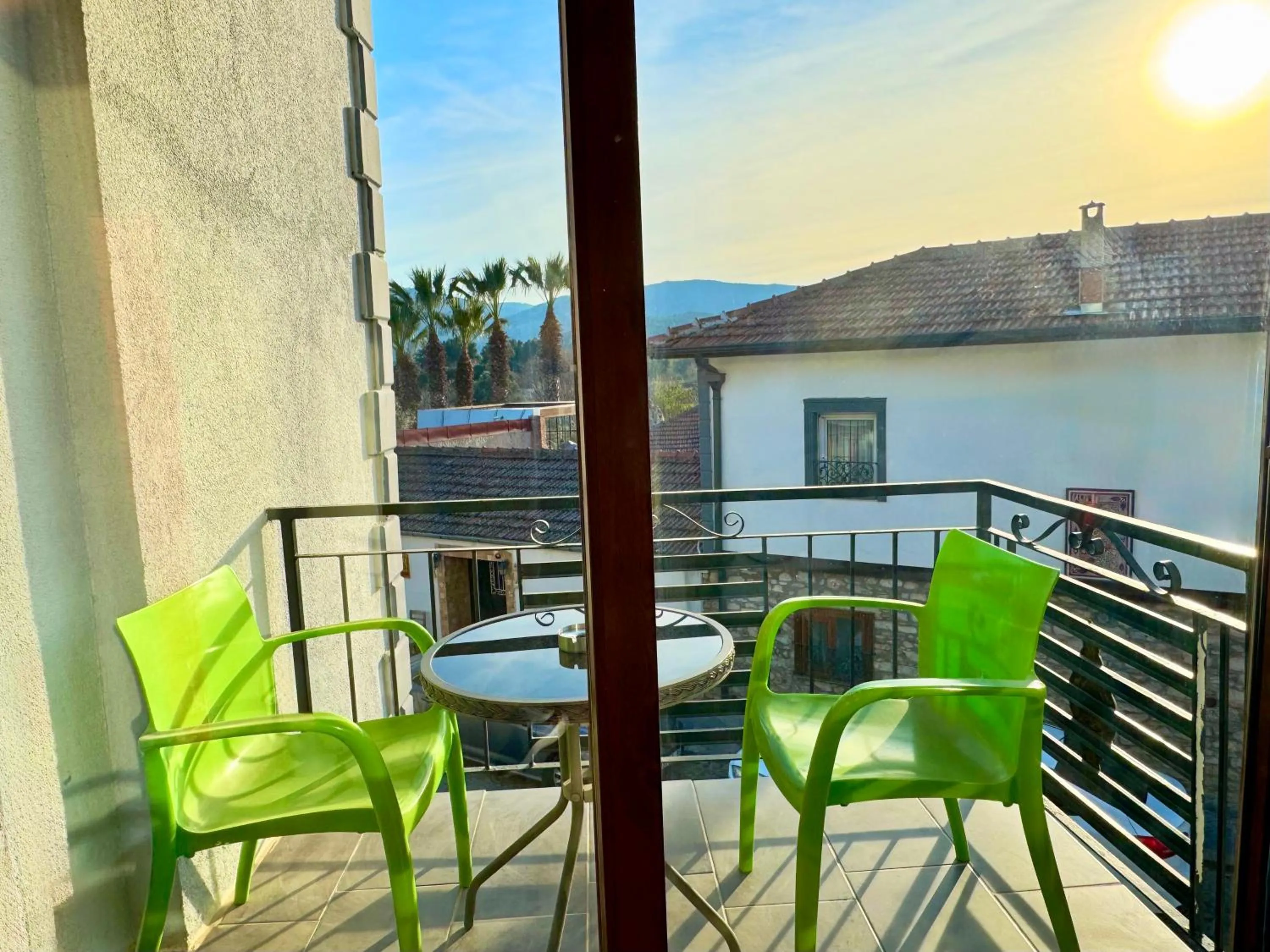 Rebetika Hotel & bistro