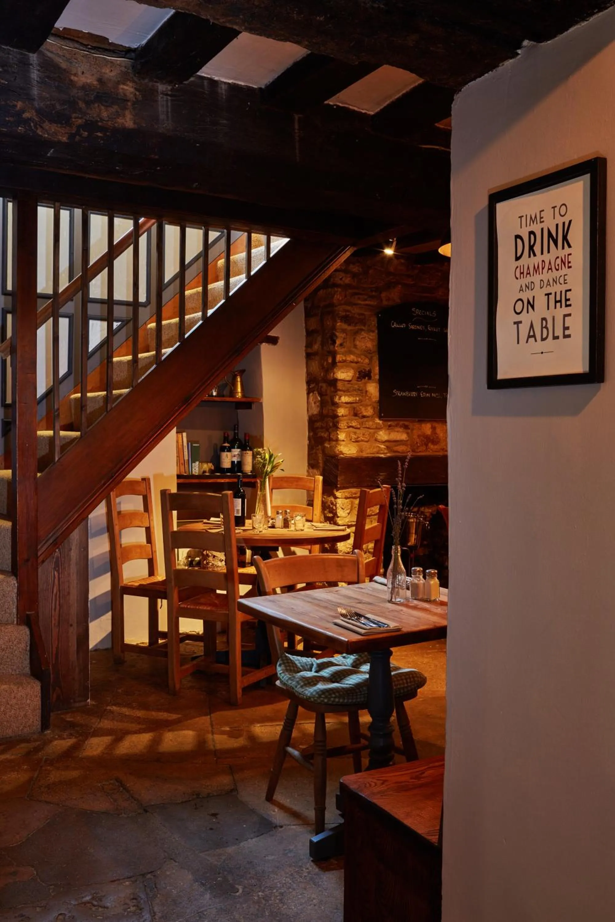 Restaurant/places to eat in The Angel at Burford