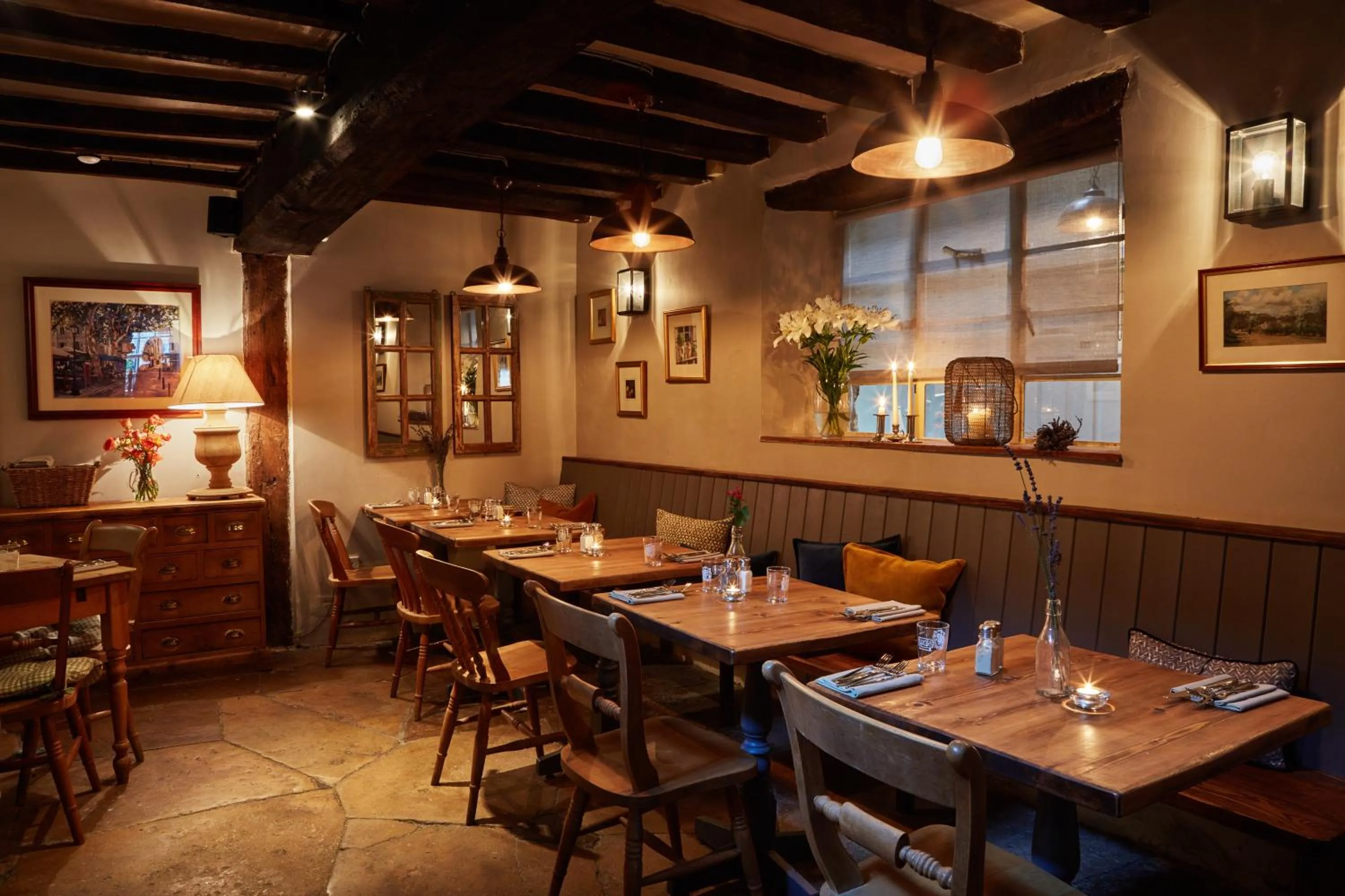 Restaurant/places to eat in The Angel at Burford