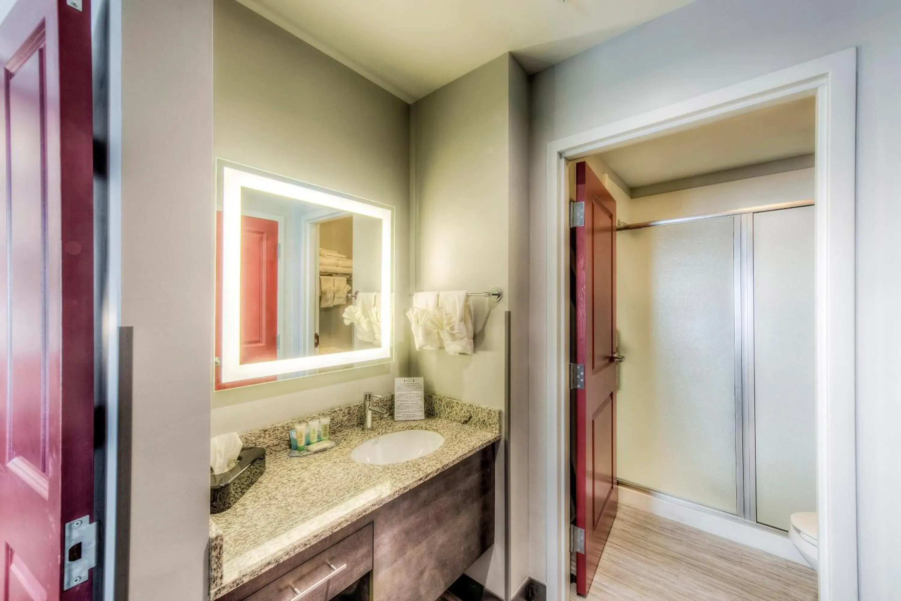 One-Bedroom Queen Room - Disability Access Tran Shower in Staybridge Suites - University Area OSU by IHG One-Bedroom Queen Room - Disability Access Tran Shower in Staybridge Suites - University Area OSU by IHG
