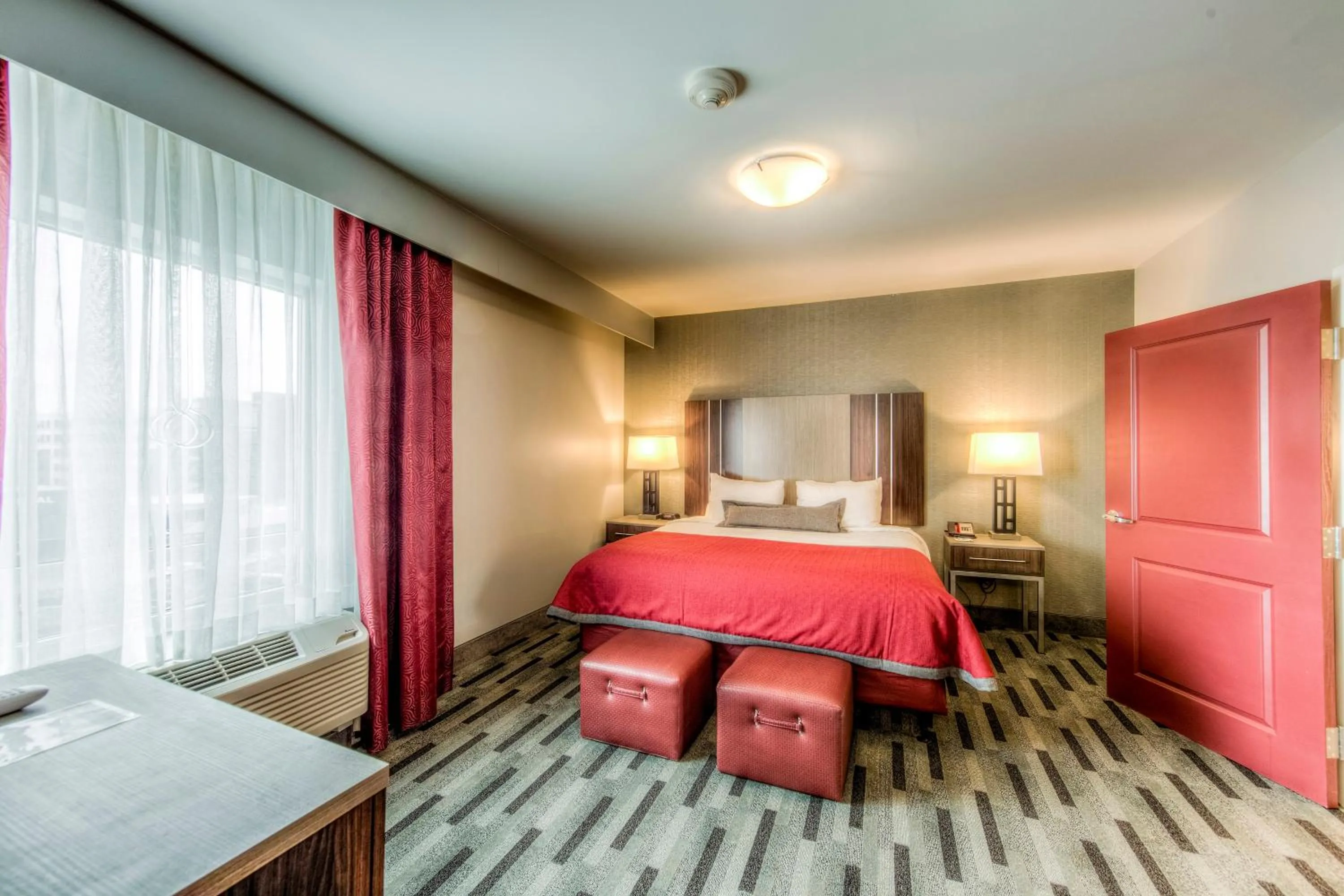 Bedroom, Bed in Staybridge Suites - University Area OSU by IHG
