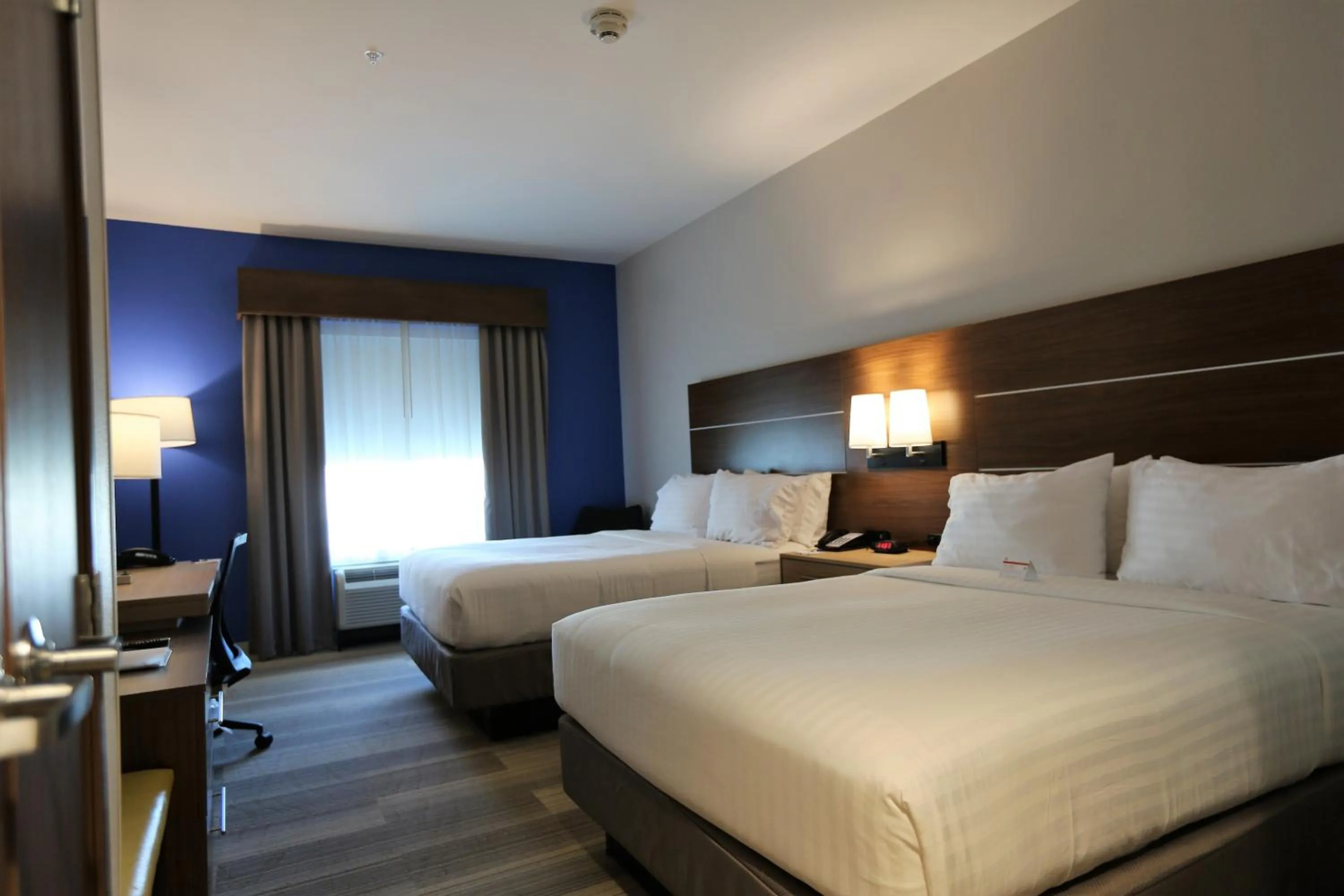 Photo of the whole room, Bed in Holiday Inn Express & Suites Houston NW - Hwy 290 Cypress by IHG