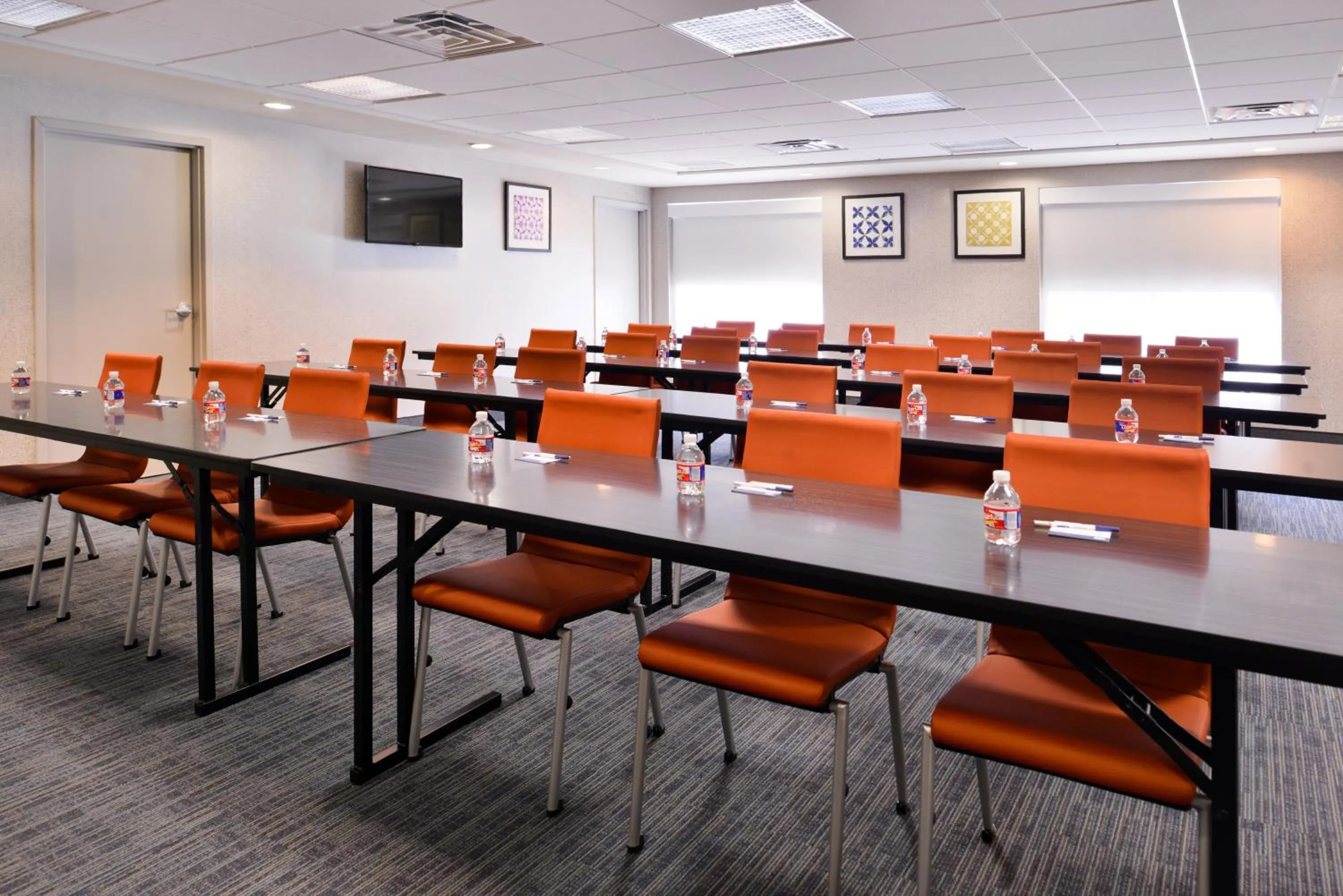 Meeting/conference room in Holiday Inn Express & Suites Selma by IHG