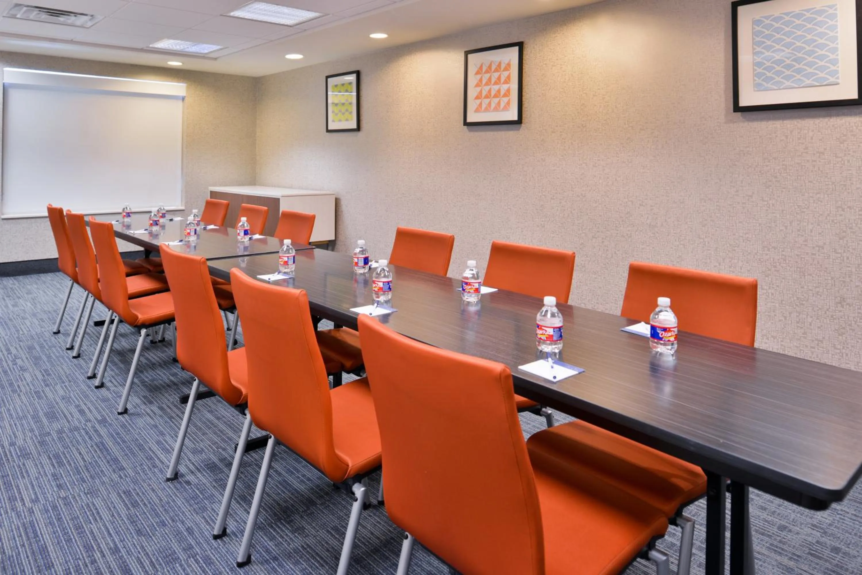 Meeting/conference room in Holiday Inn Express & Suites Selma by IHG