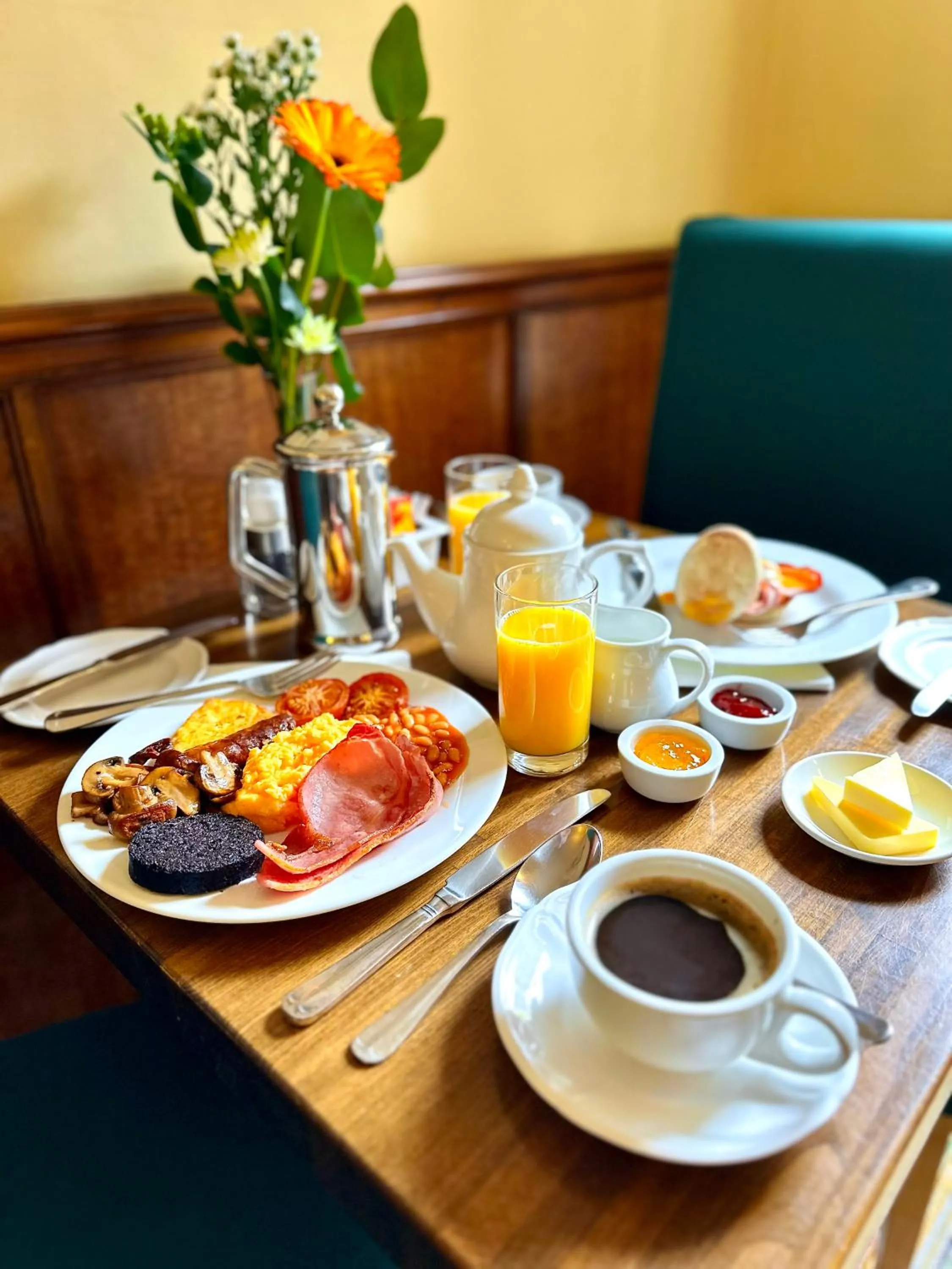 Breakfast in 23 St Mary's