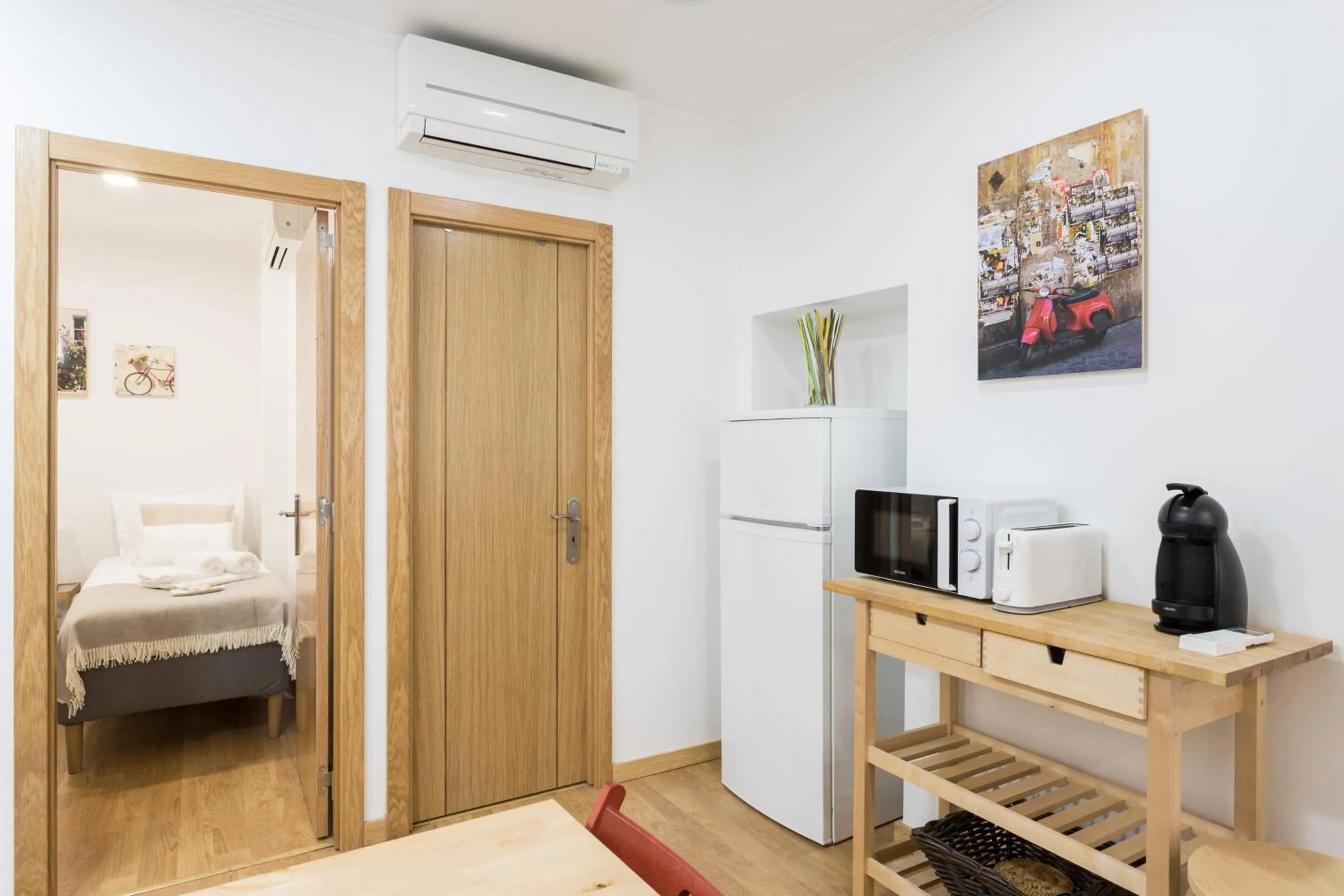 microwave, Bed in Apartments Center Bairro Alto