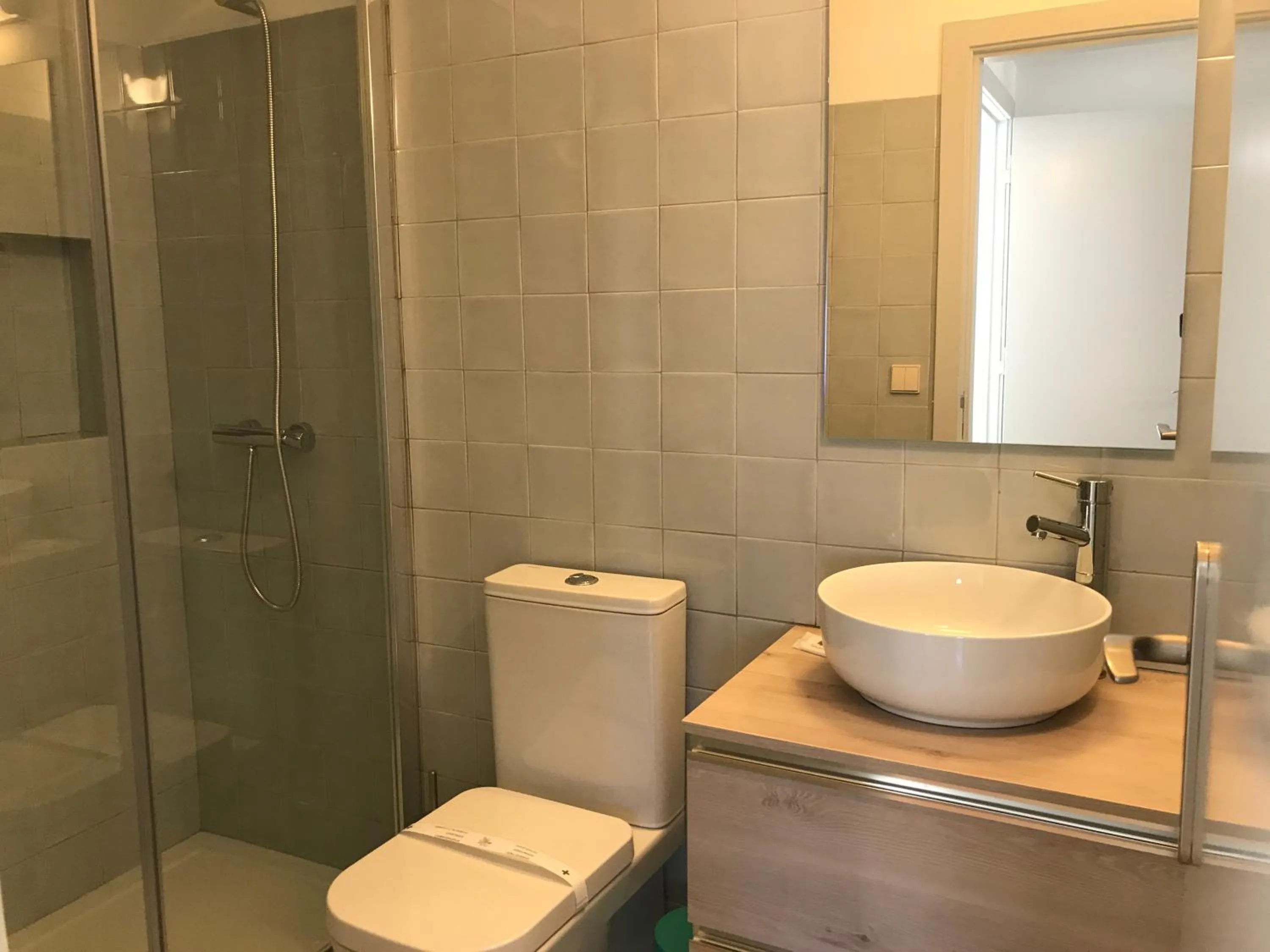 Shower in Apartments Center Bairro Alto