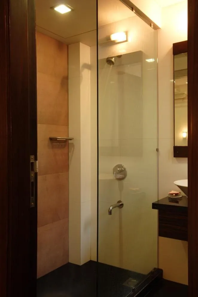 Shower in Hotel Amigo