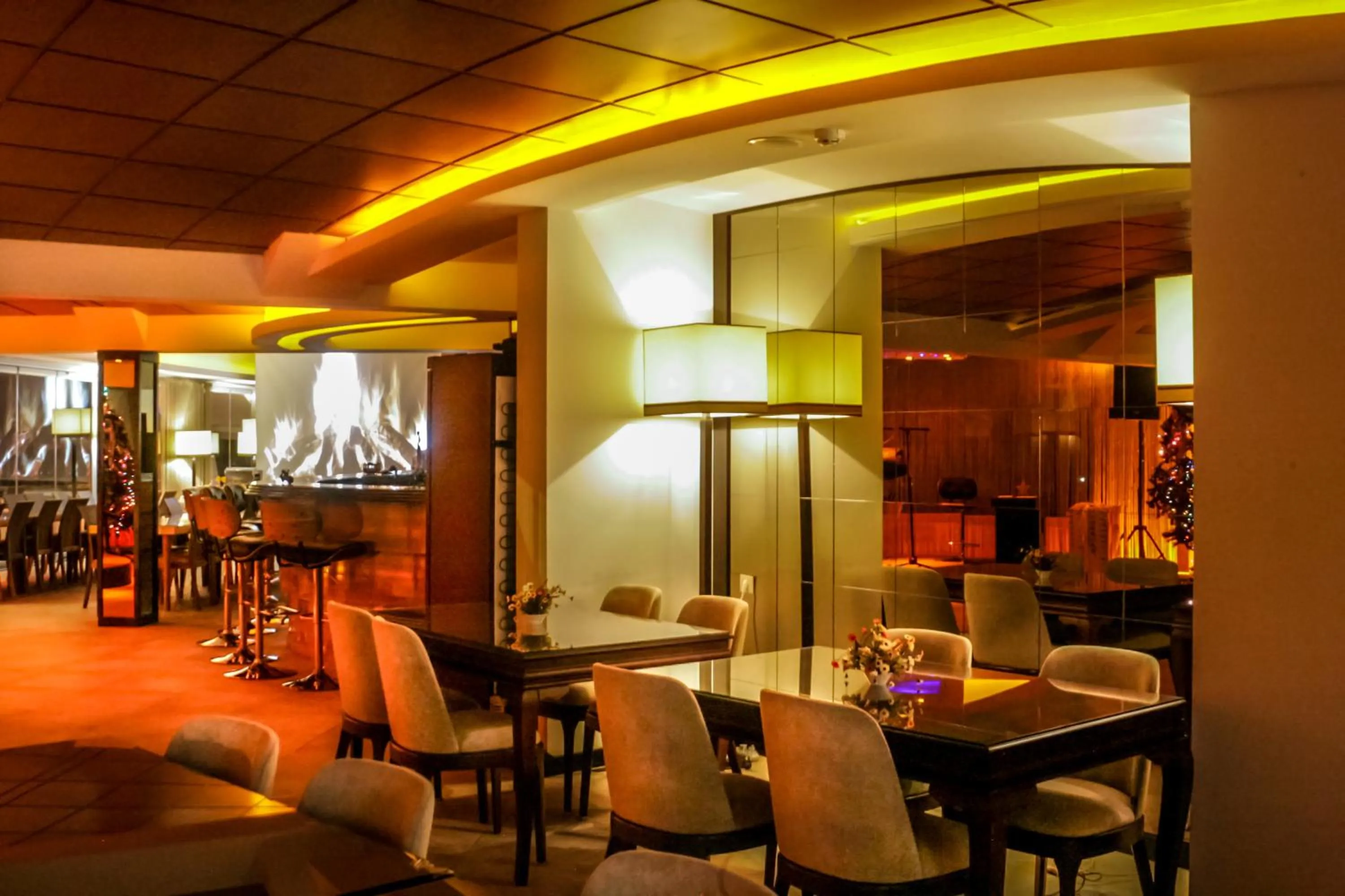 Restaurant/places to eat in Lozengrad Hotel