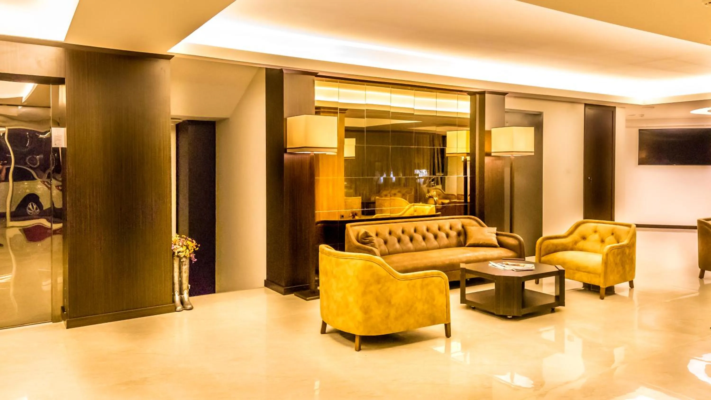 Lobby or reception in Lozengrad Hotel