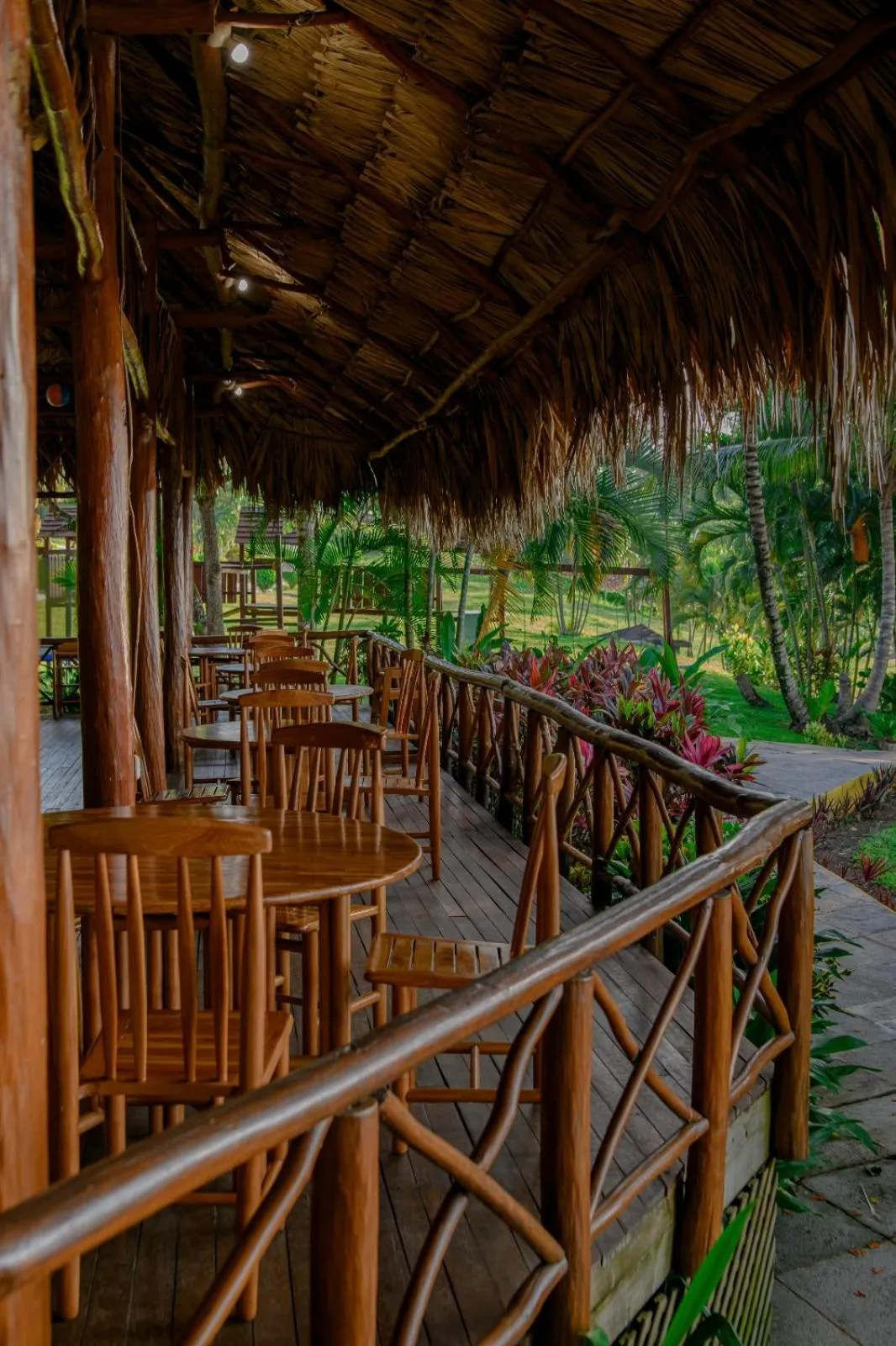 Restaurant/places to eat in Banana Palms Hotel